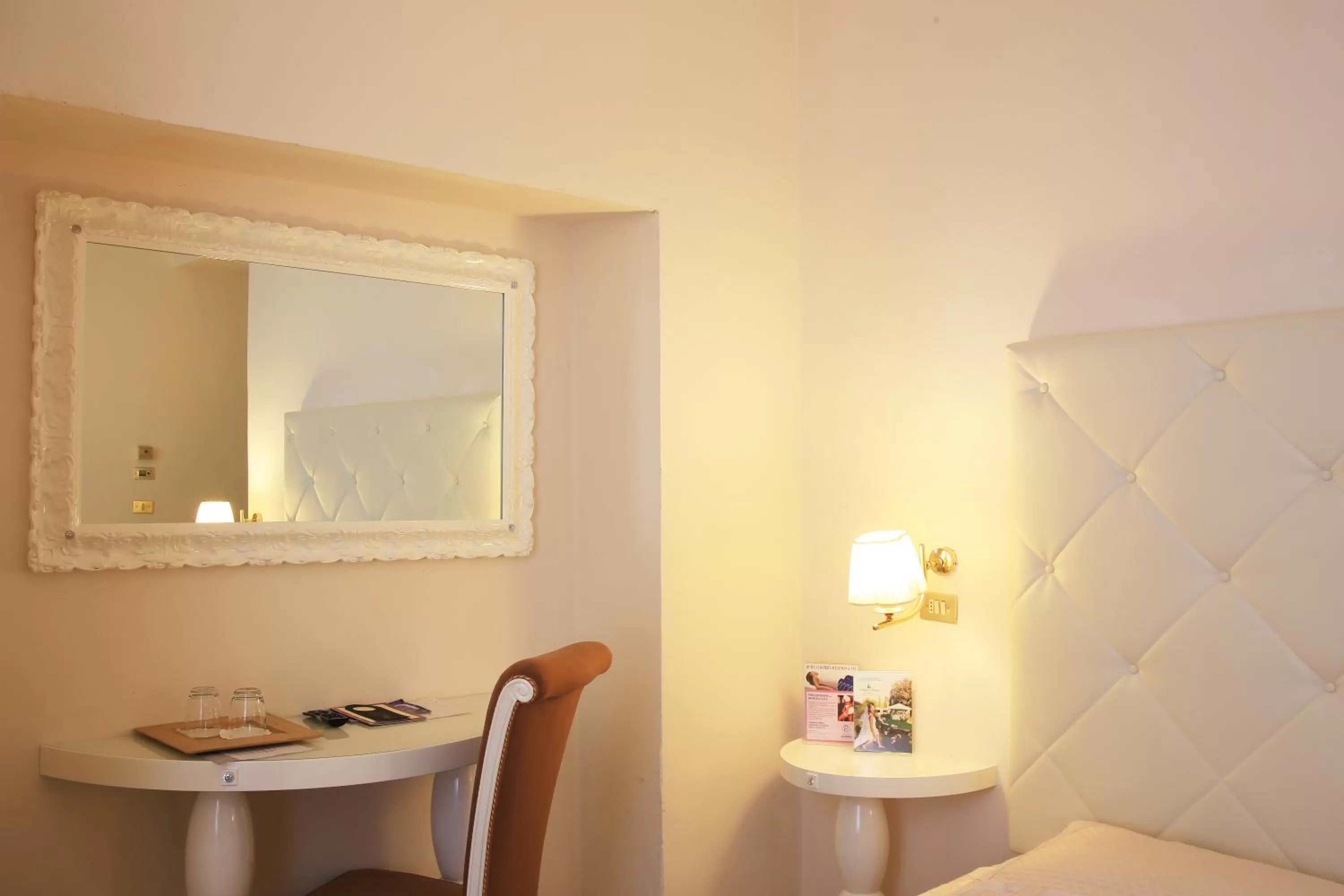 Seating area in Hotel Columbia Wellness & Spa