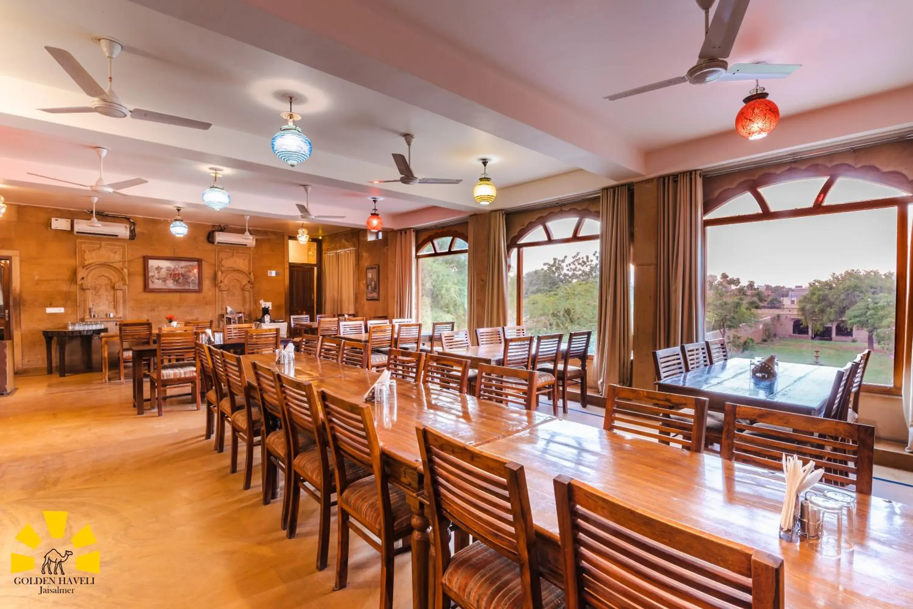 Restaurant/Places to Eat in Golden Haveli