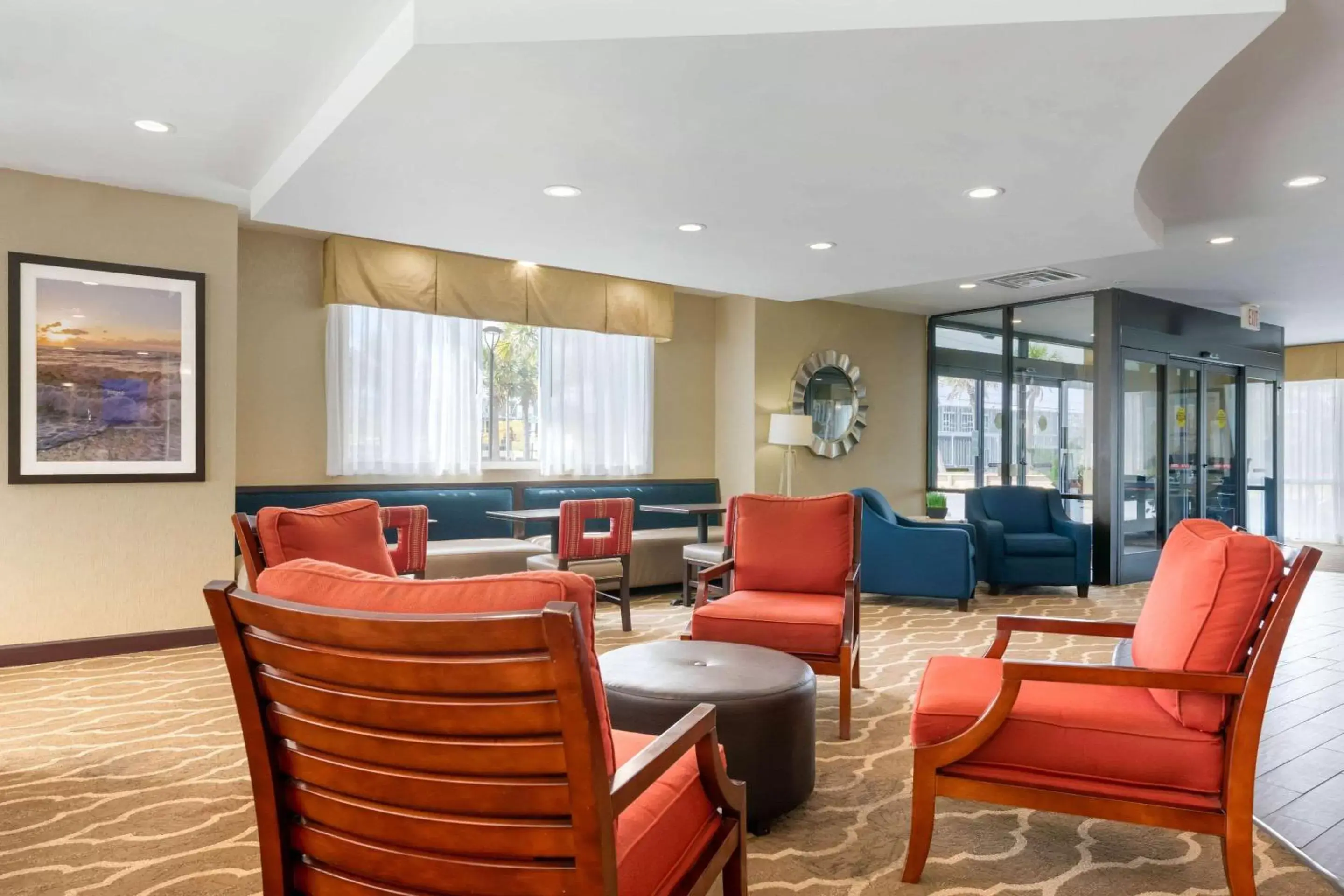 Lobby or reception in Comfort Suites Fernandina Beach at Amelia Island