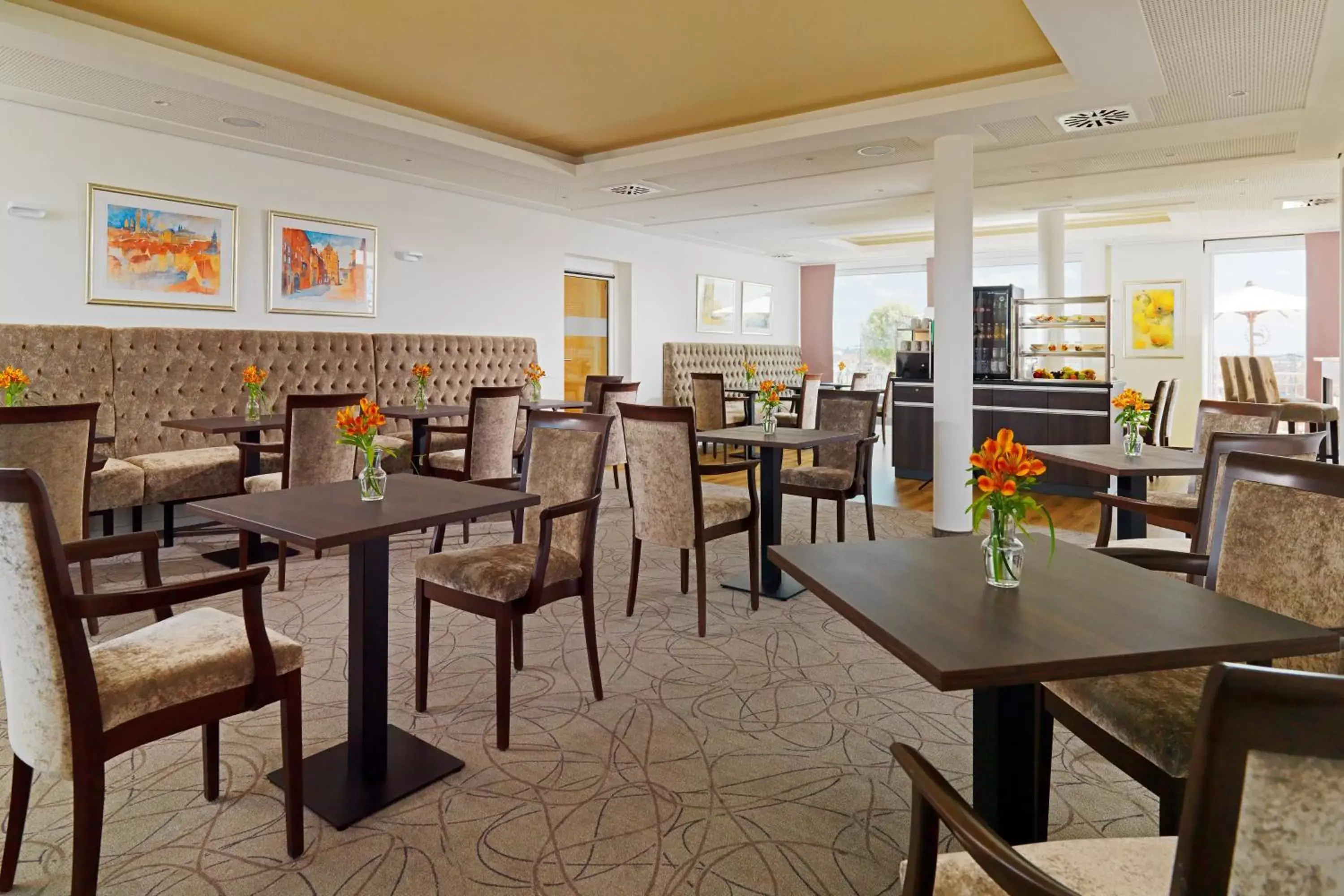 Lounge or bar, Restaurant/Places to Eat in Sheraton Carlton Nuernberg
