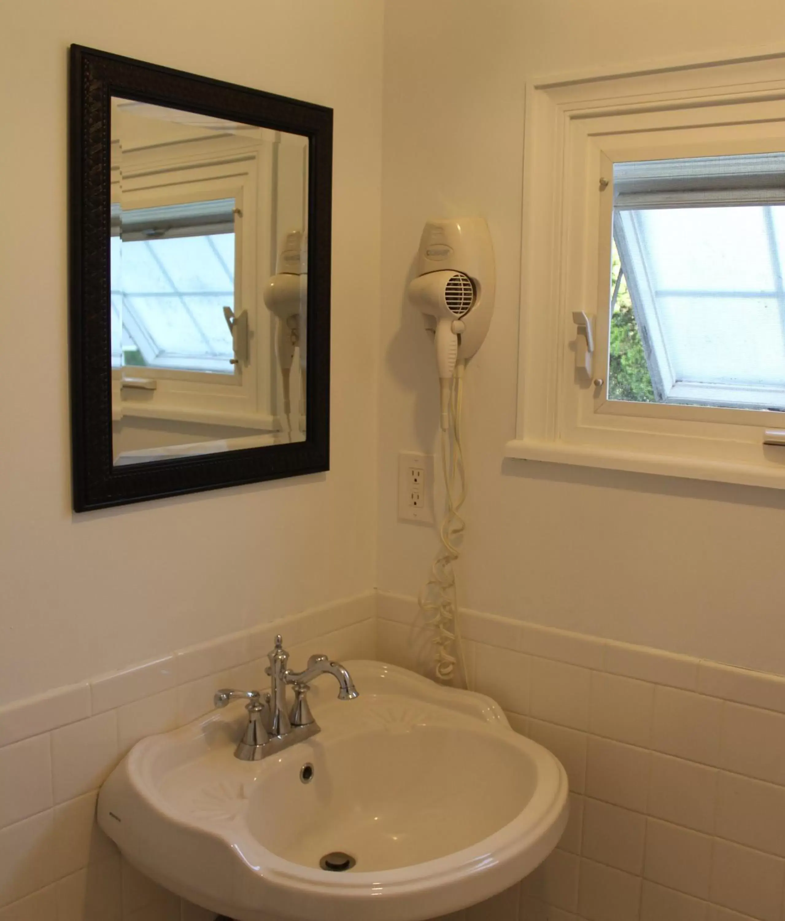 Bathroom in Catskill Seasons Inn