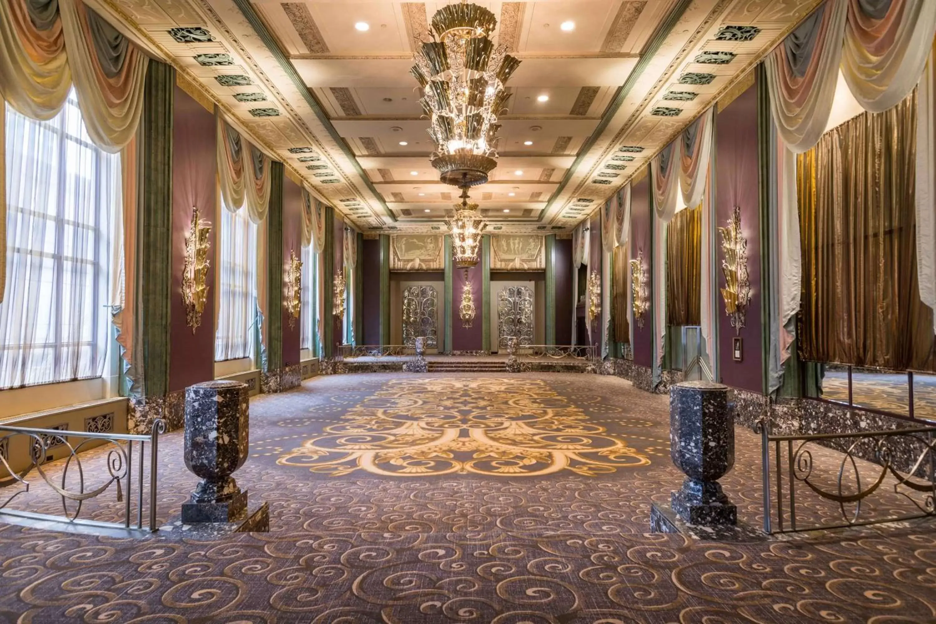 Meeting/conference room in Hilton Cincinnati Netherland Plaza