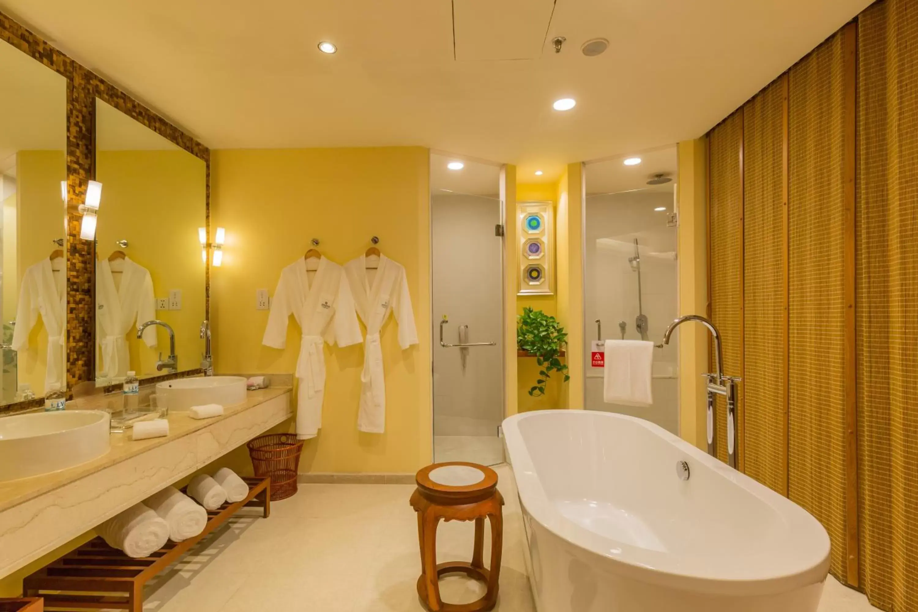 Bath, Bathroom in Huayu Resort & Spa Yalong Bay Sanya