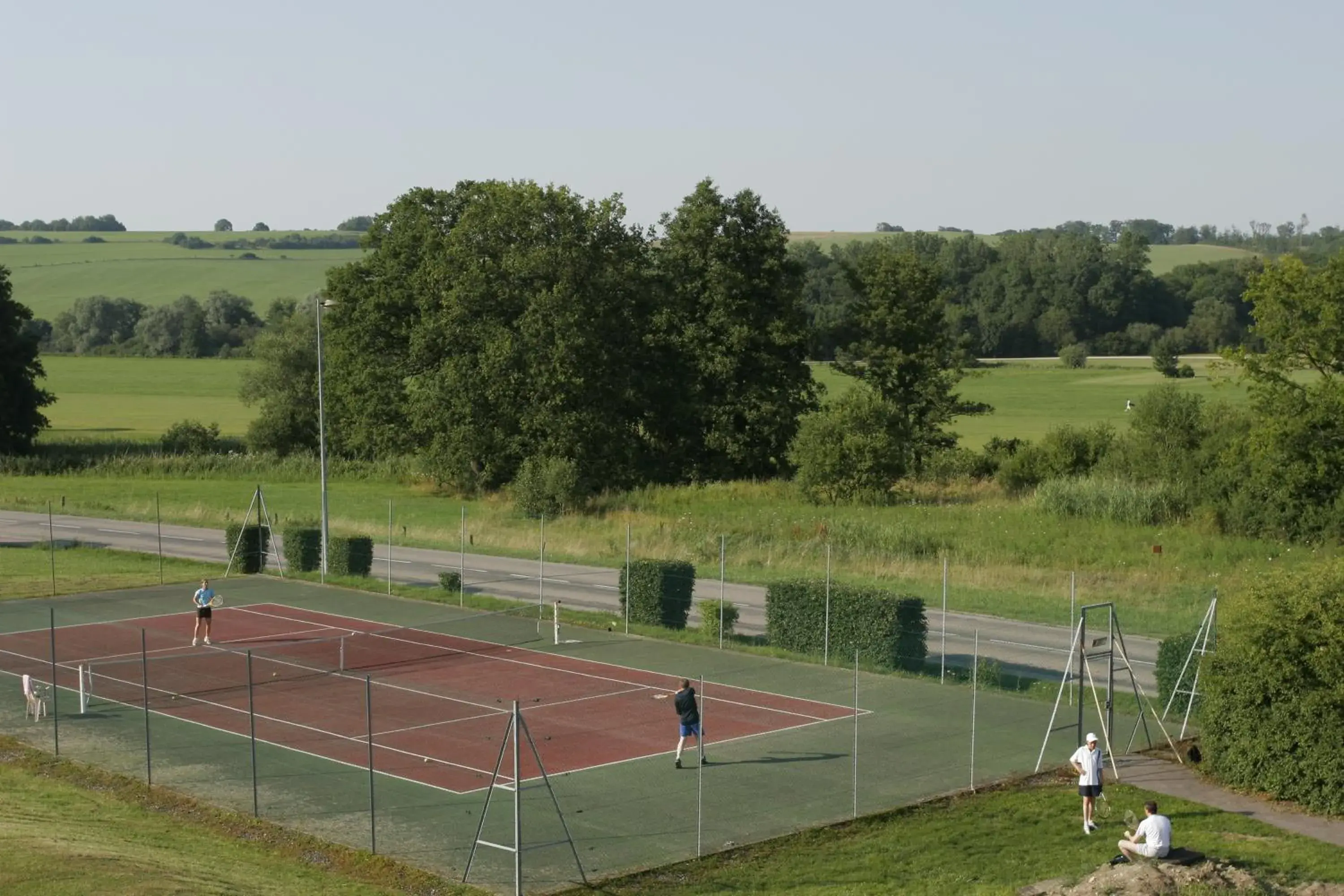 Tennis court in L'Orée du Bois