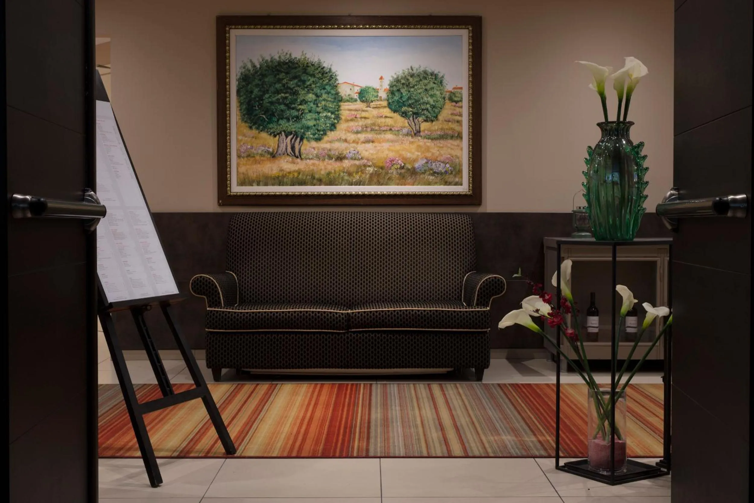 Area and facilities in Smart Hotel Holiday