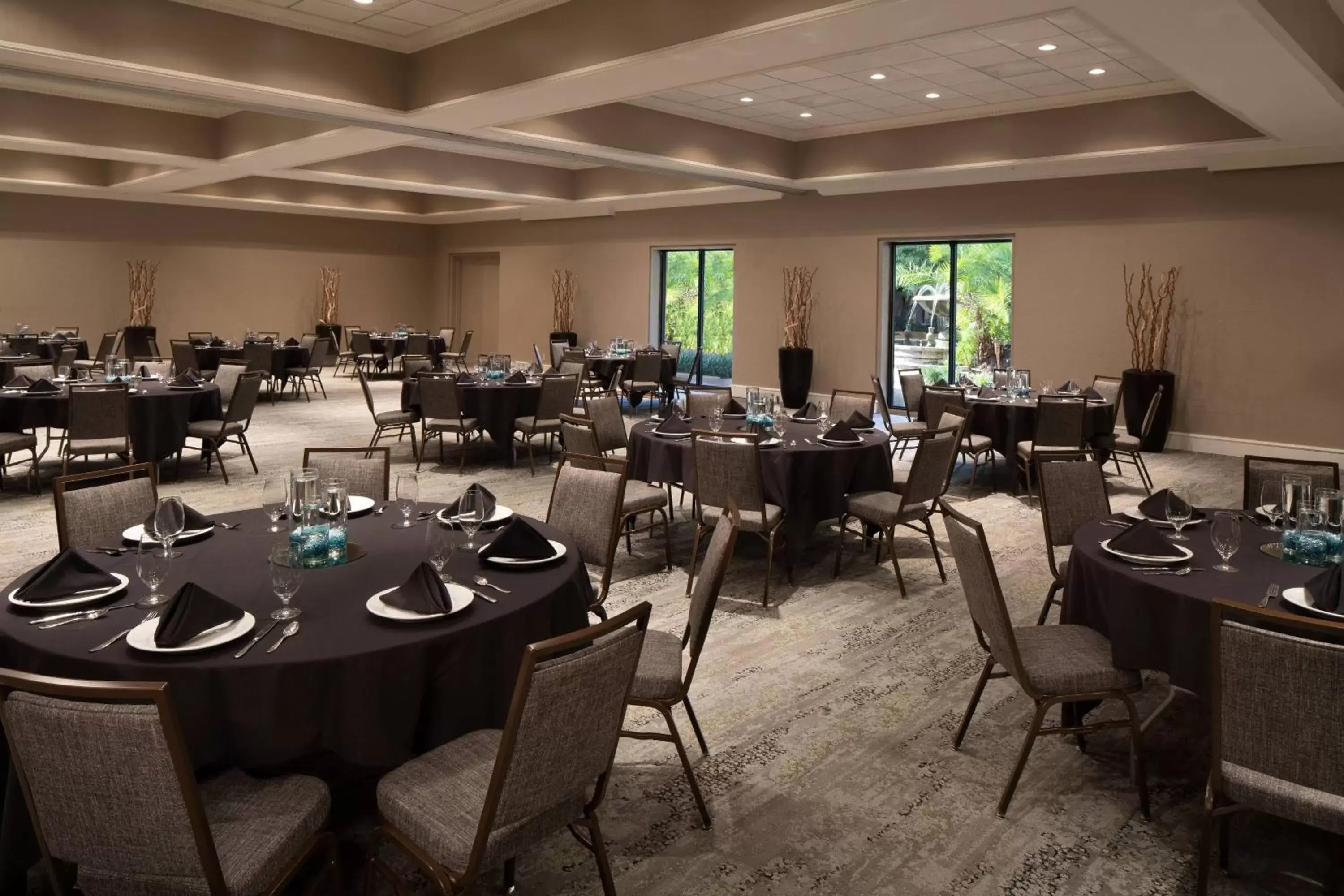 Meeting/conference room, Restaurant/Places to Eat in Courtyard by Marriott Bradenton Sarasota/Riverfront