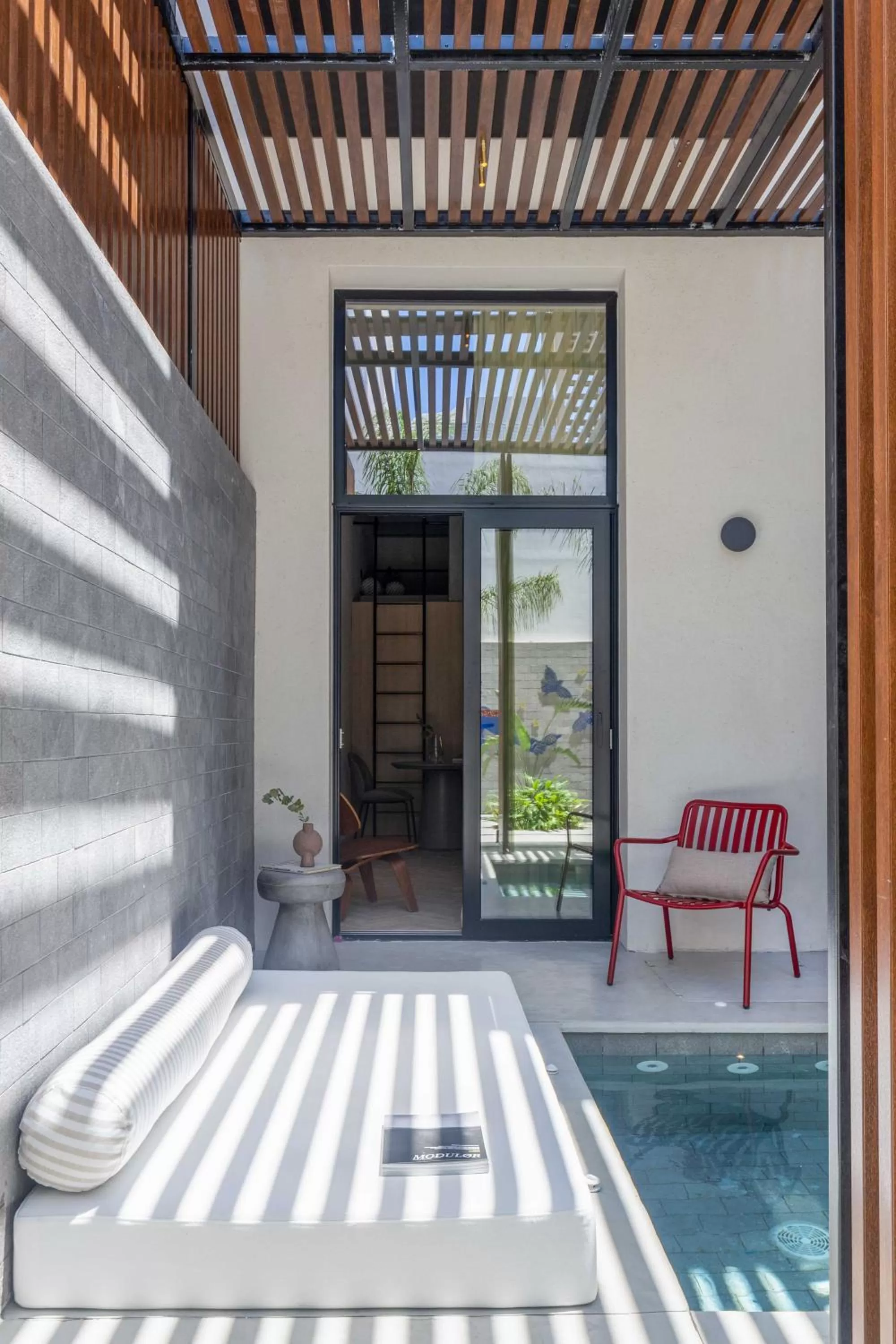 Patio in The Newel Psychiko