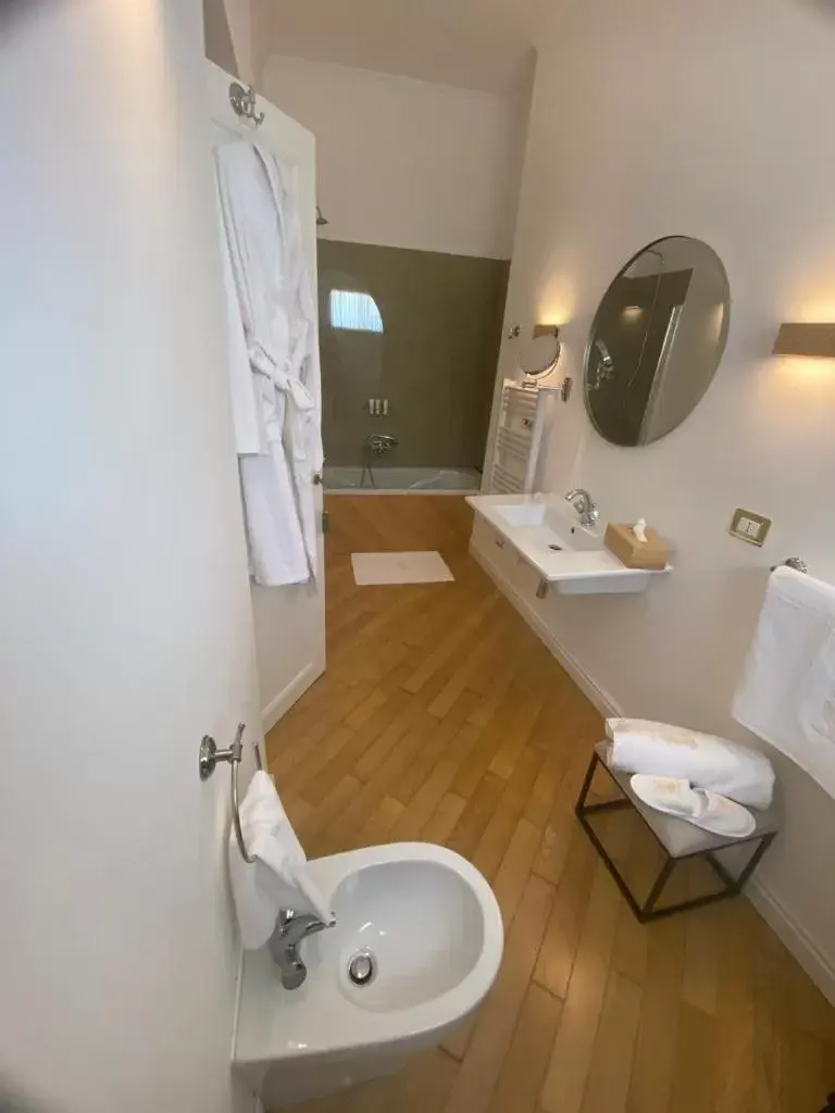 Bathroom in Palazzo Cherubini - Wellness e Spa