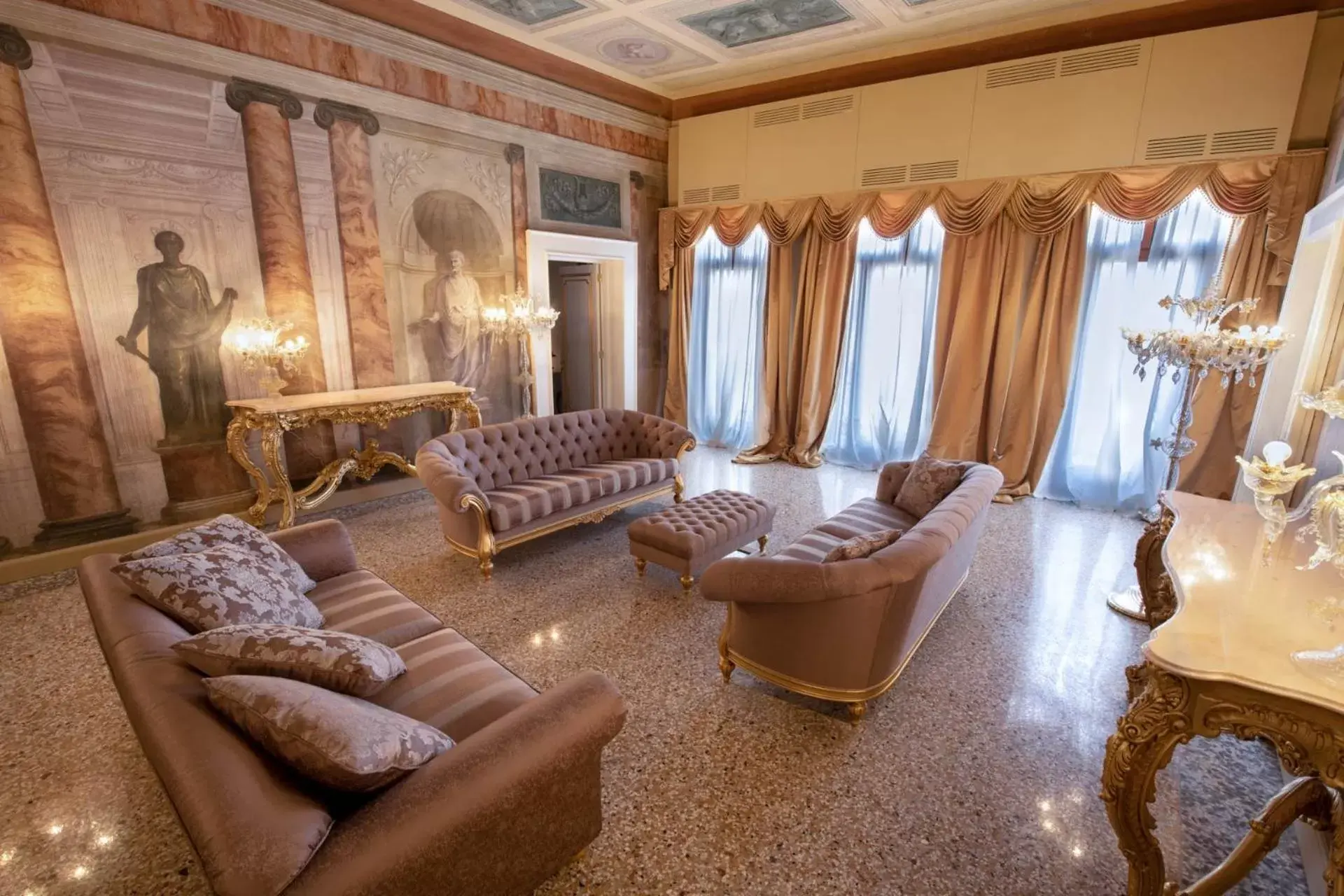 Living room, Seating Area in Ca' Bonfadini Historic Experience