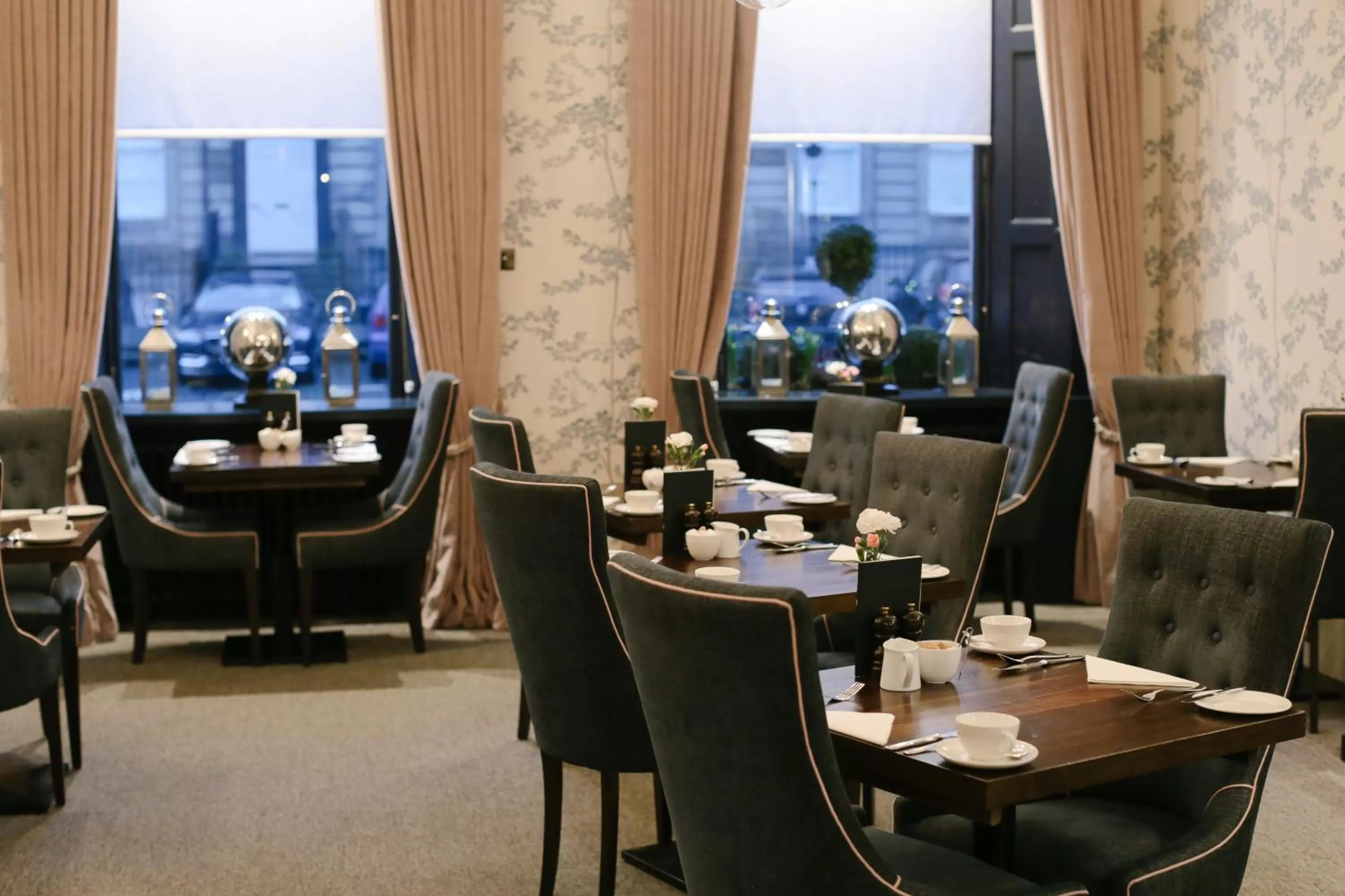 Restaurant/places to eat in Nira Caledonia