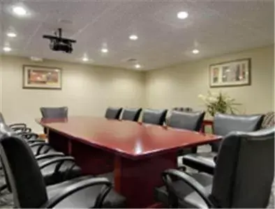 Business facilities in Ramada by Wyndham Del Rio