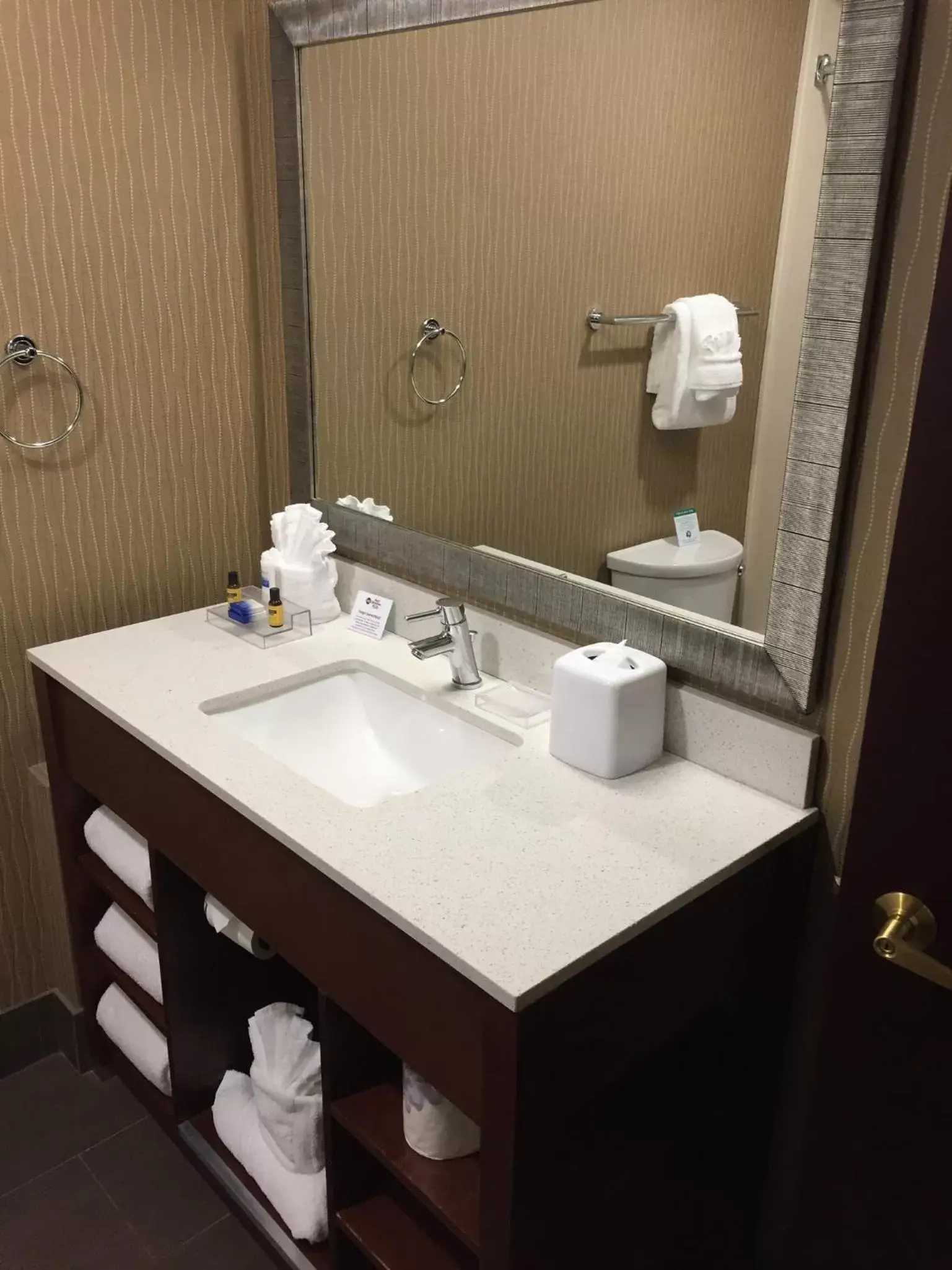 Bathroom in Best Western Plus Portland Airport Hotel & Suites