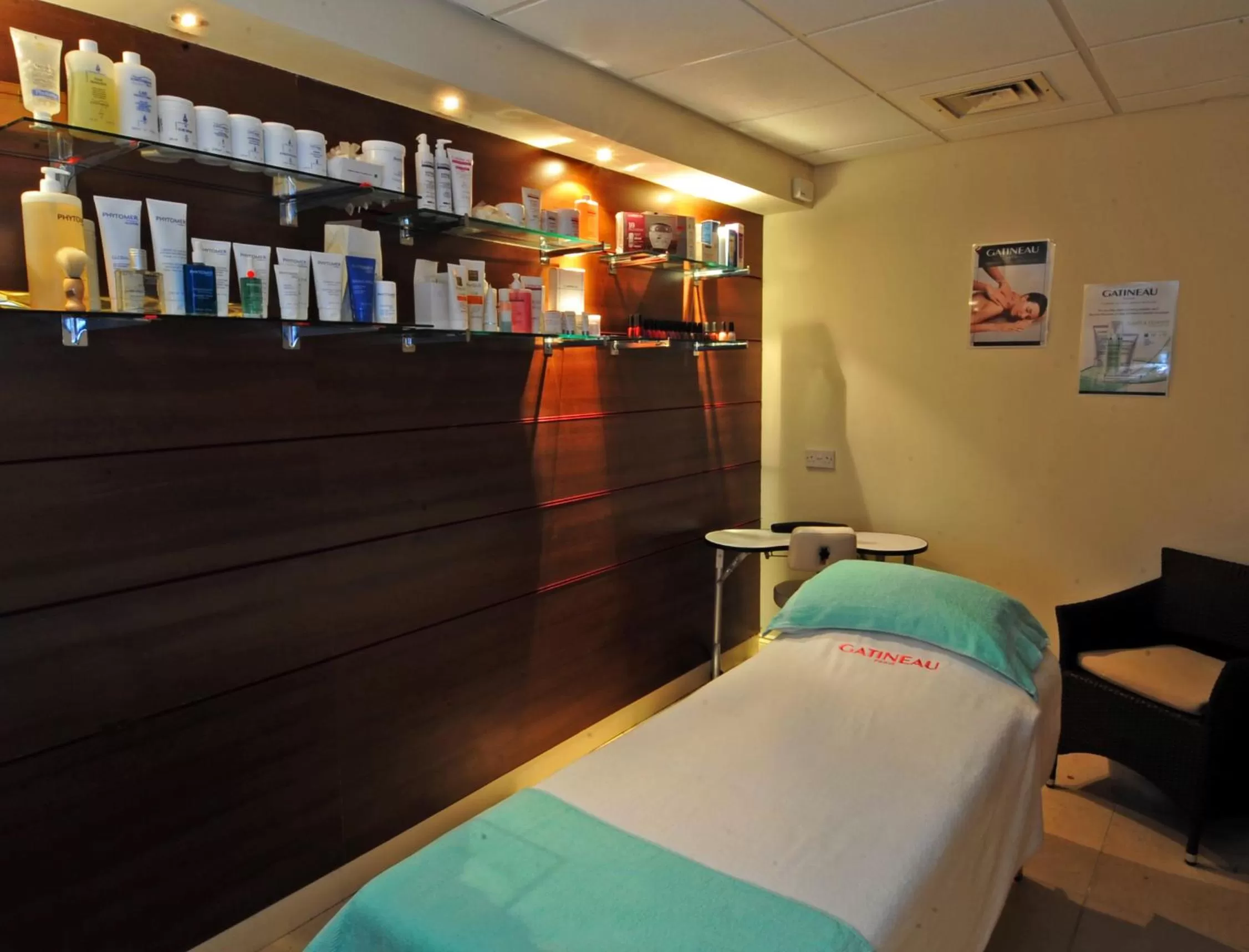 Massage in The Diplomat Hotel Restaurant & Spa