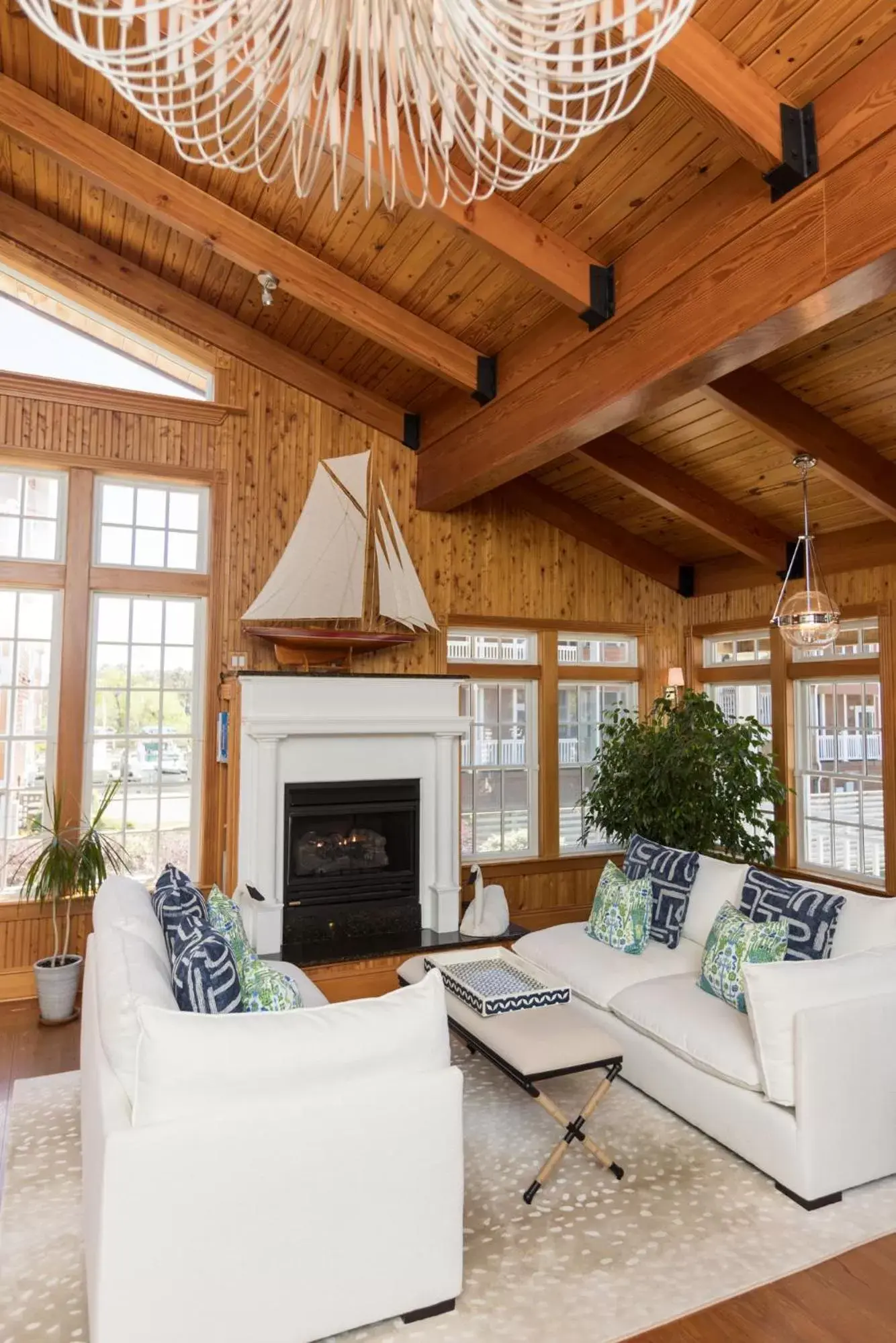 Seating Area in The Burrus House Inn Waterfront Suites