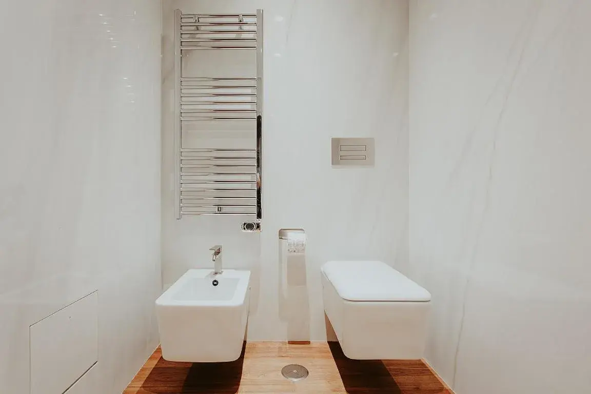 Bathroom in Bacã Suites, Restaurant & Bar