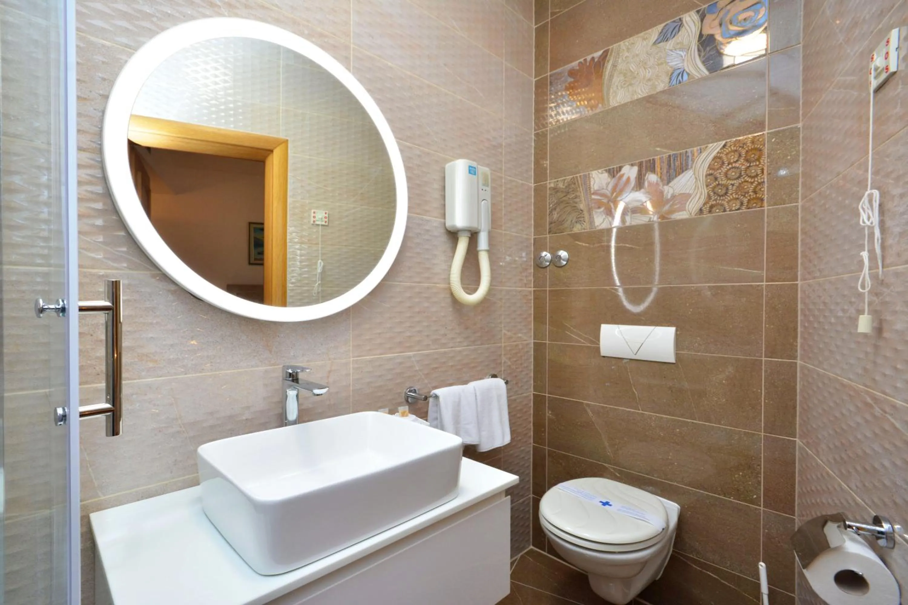 Toilet in Hotel Adriana