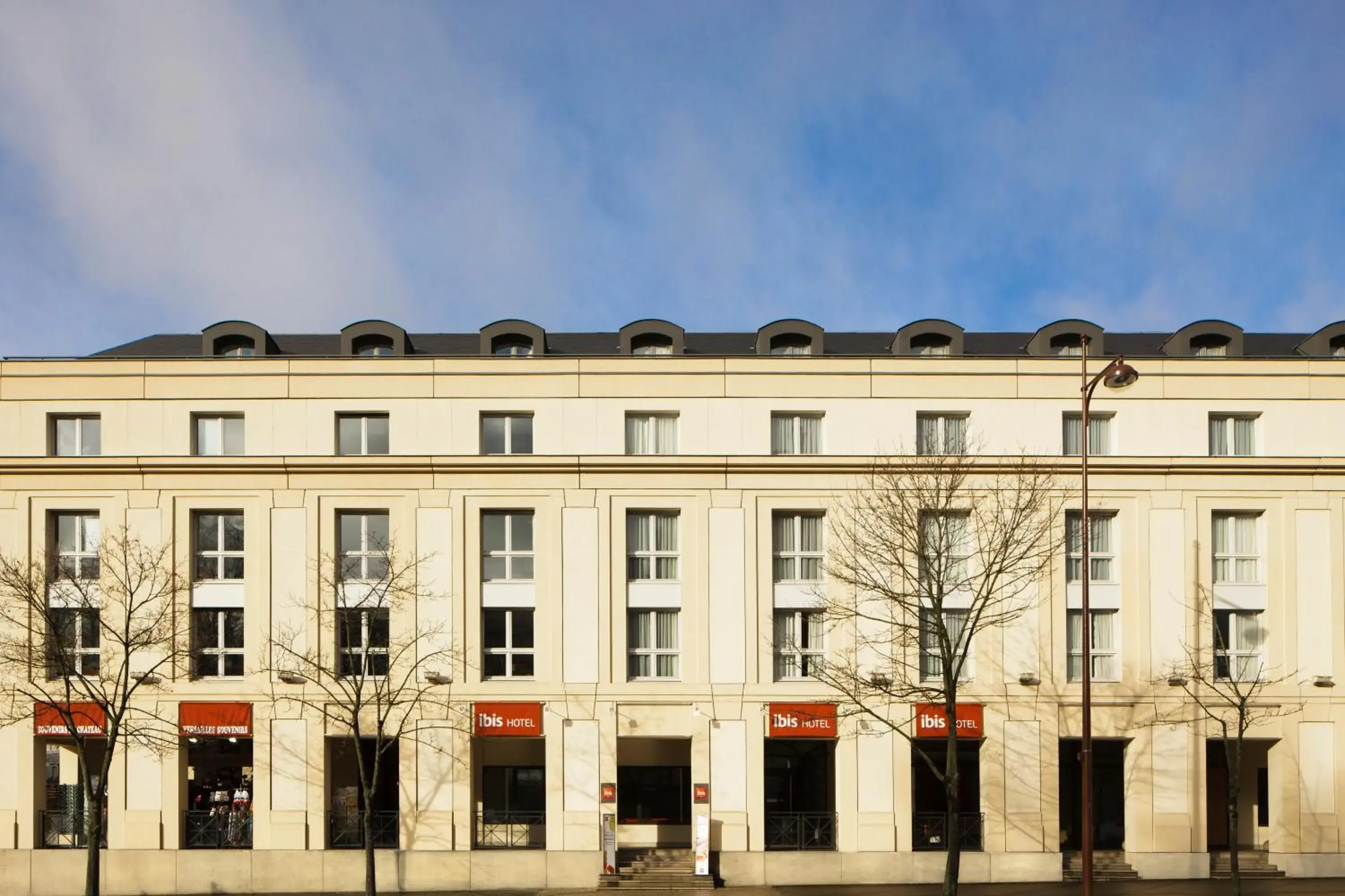 Facade/entrance, Property Building in ibis Versailles Chateau