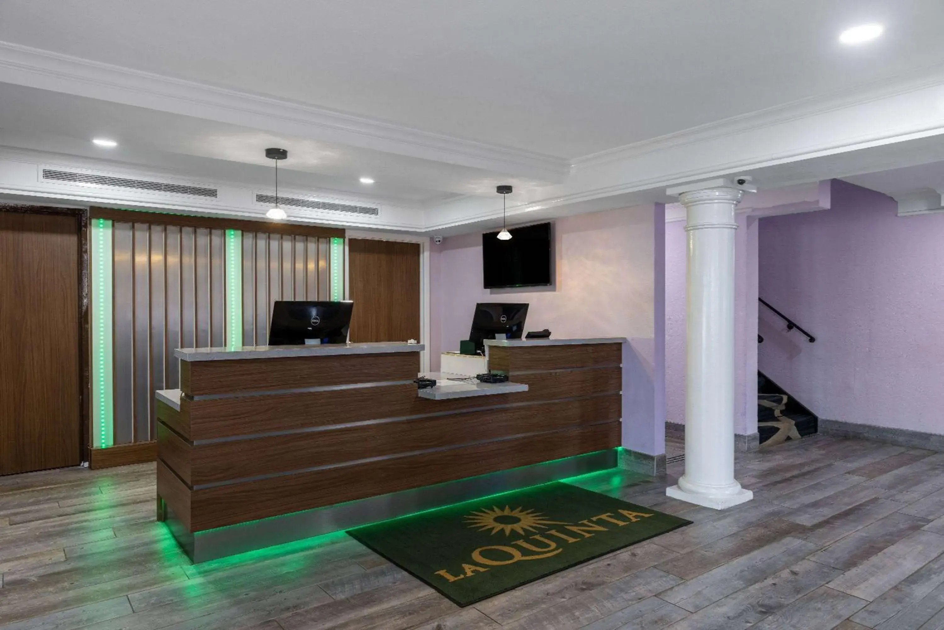 Lobby or reception, Lobby/Reception in La Quinta Inn & Suites by Wyndham Kansas City Lenexa