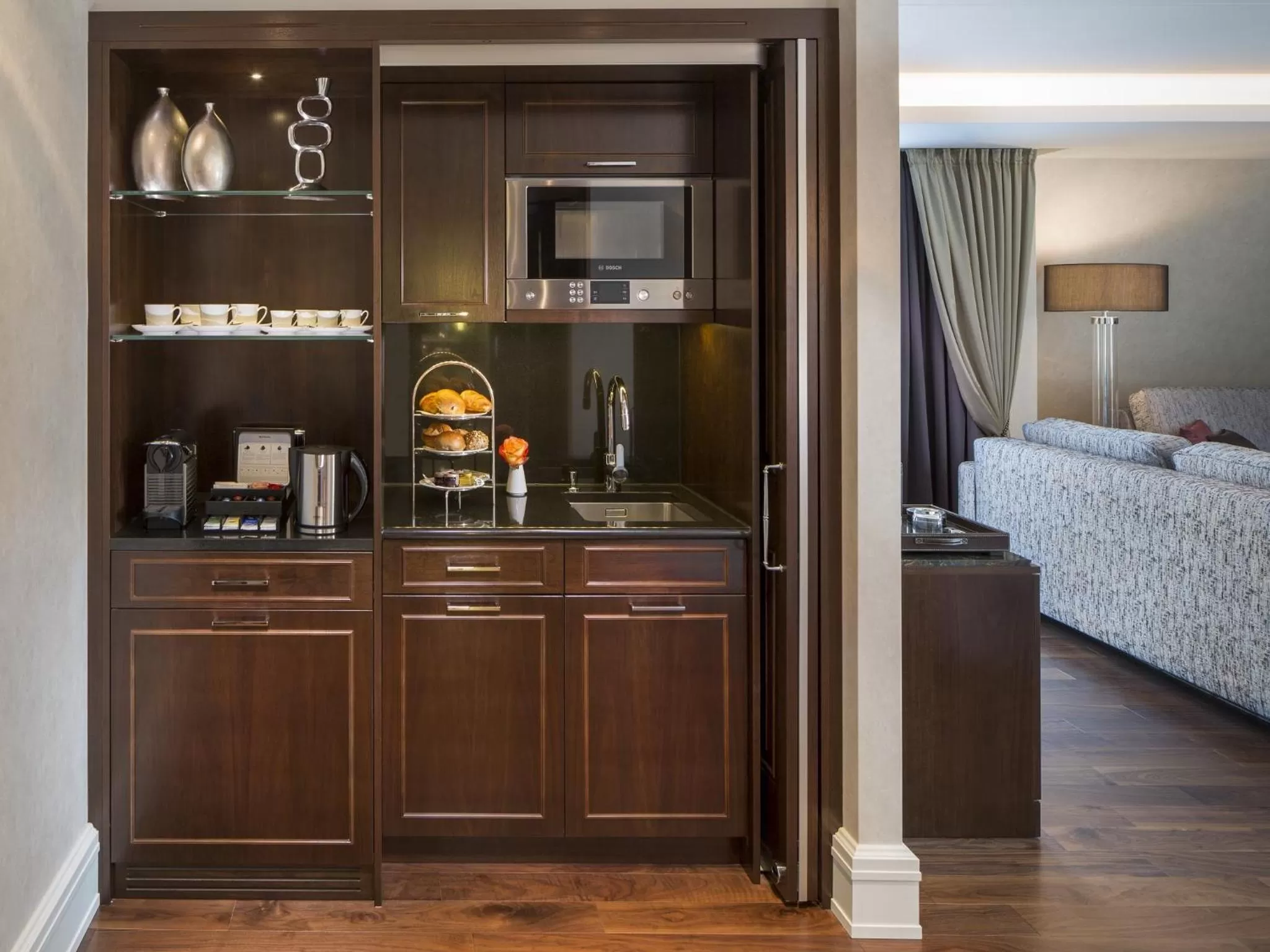 Kitchen or kitchenette, Bed in Breidenbacher Hof, Best Hotel of the Year 2026 - Die 101 Besten