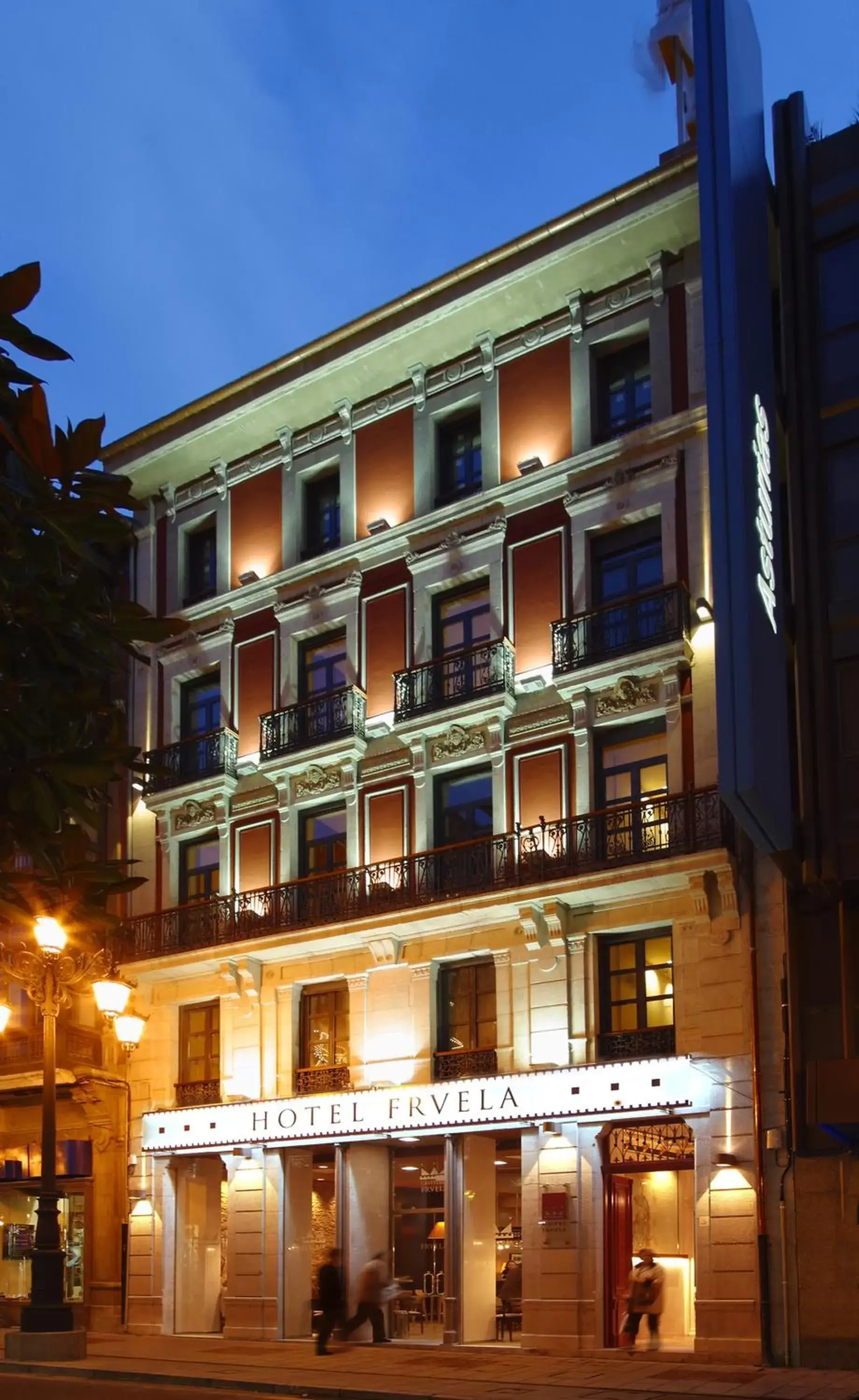 Facade/entrance, Property Building in Hotel Fruela