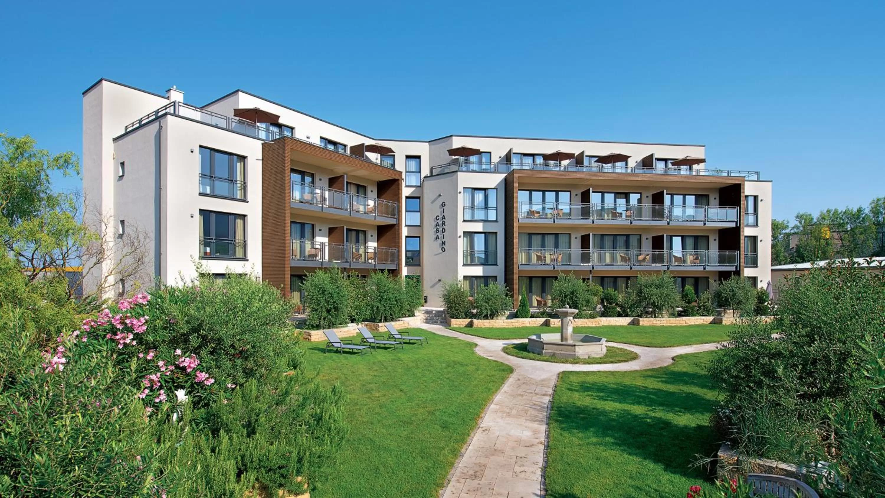 Property building in Hotel Villa Toskana