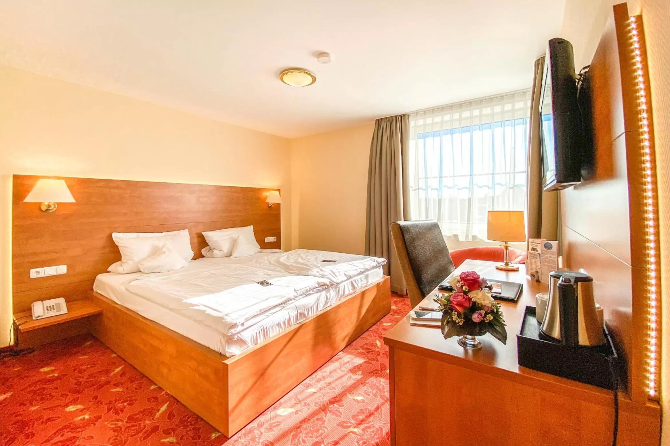 Photo of the whole room, Bed in Hotel-Restaurant Vier Linden