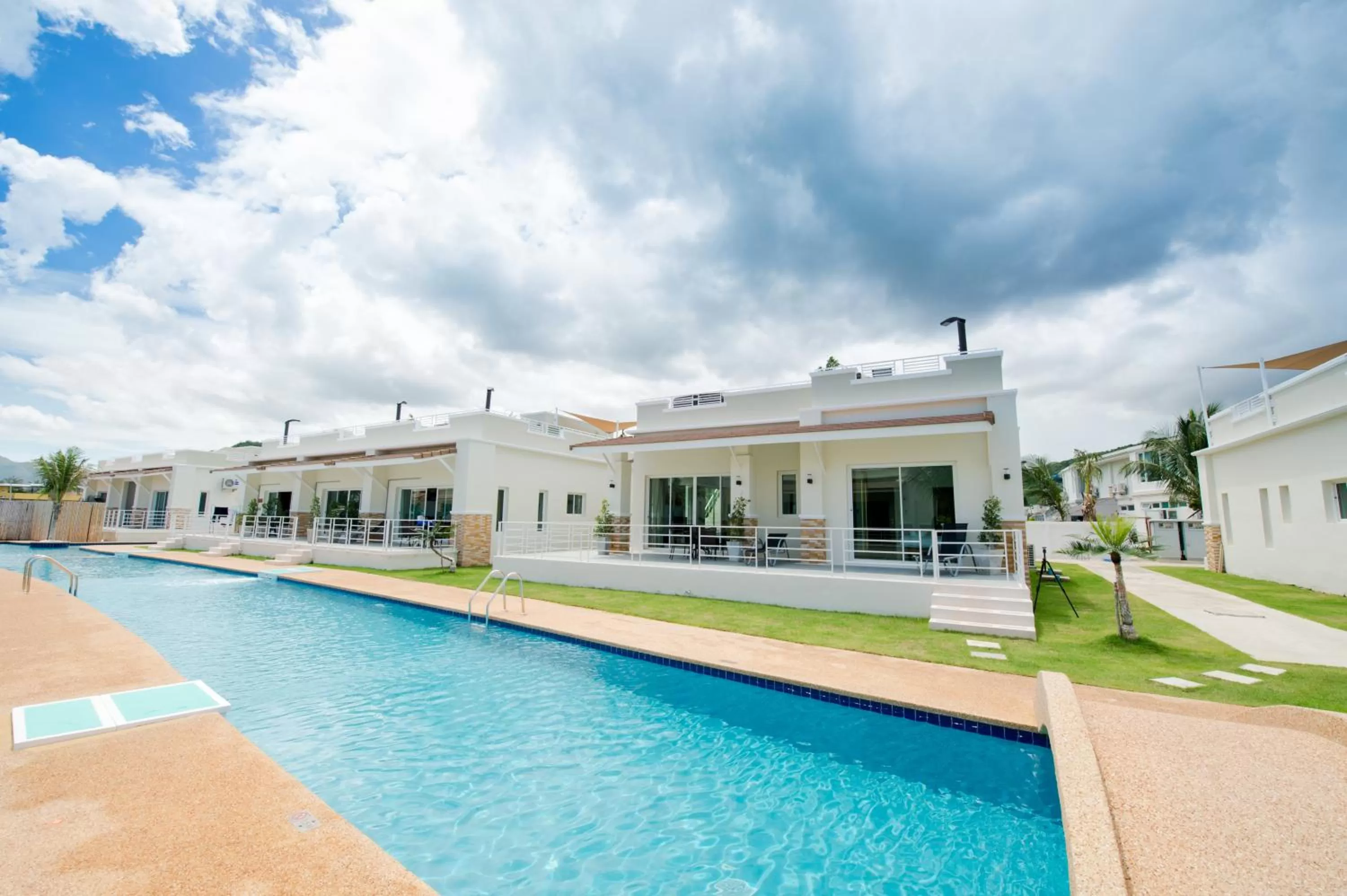 Property building in Oriental Beach Pearl Resort