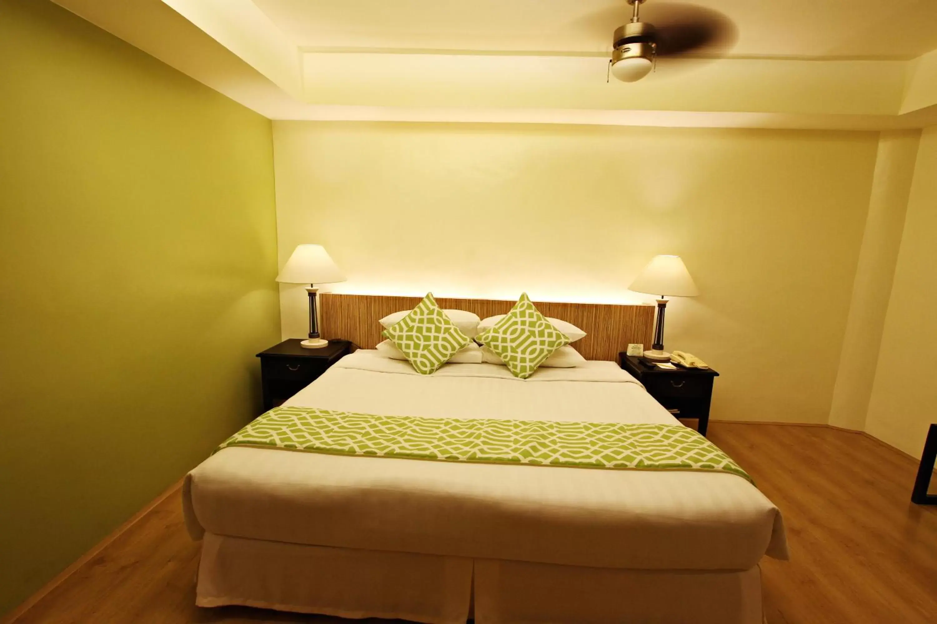 Bedroom, Bed in Hotel Fleuris