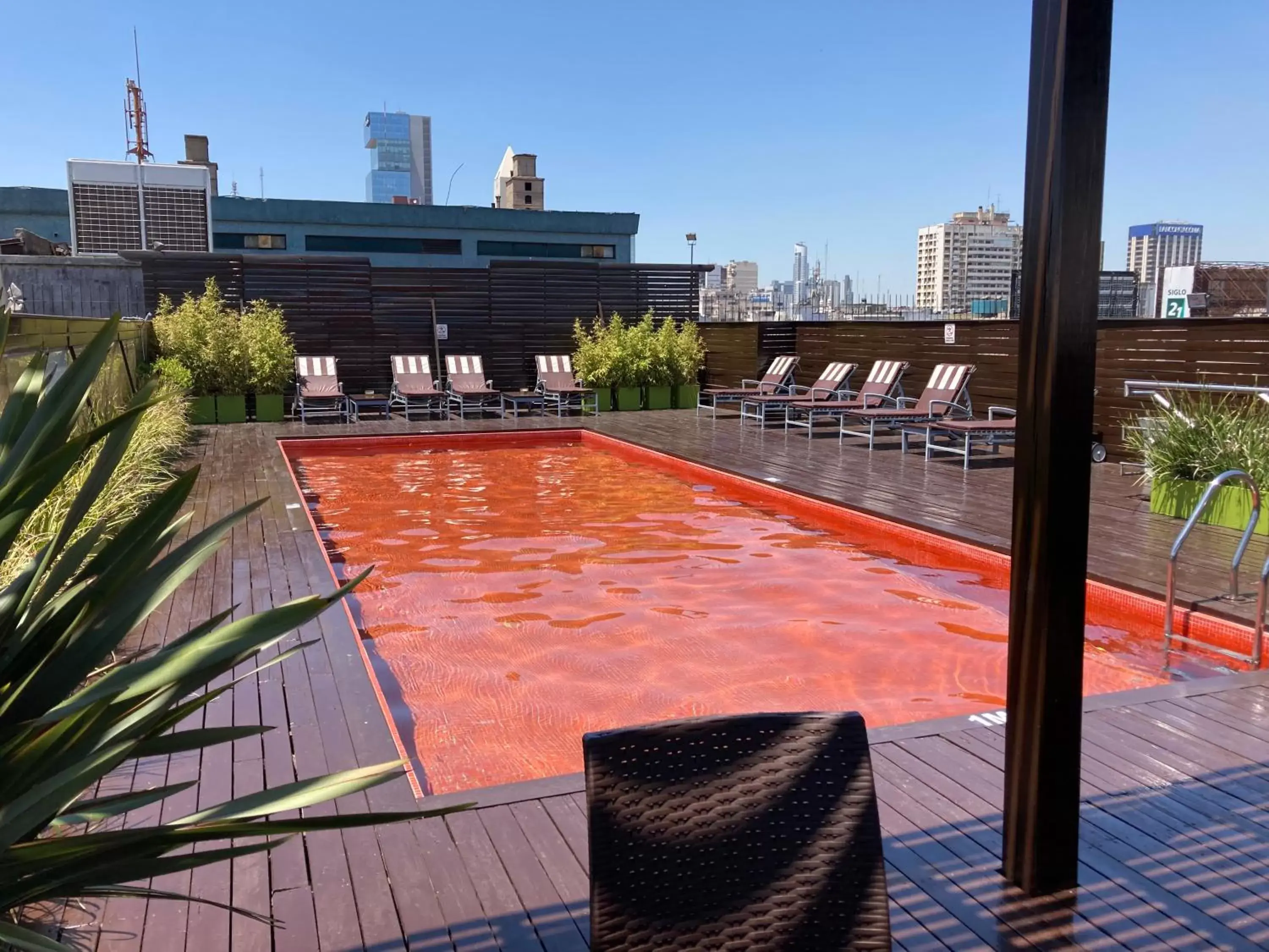 Swimming pool in Broadway Hotel & Suites