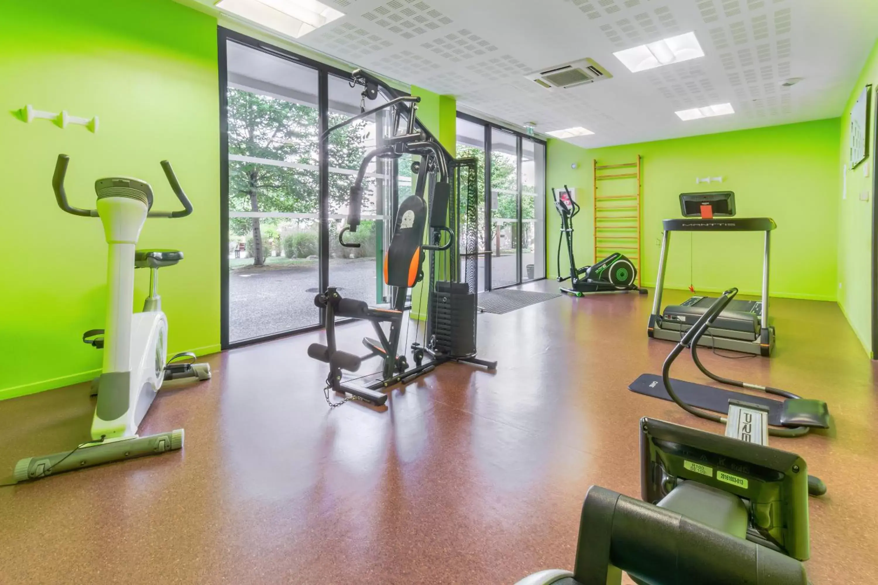 Fitness centre/facilities, Fitness Center/Facilities in All Suites Pau – Zénith