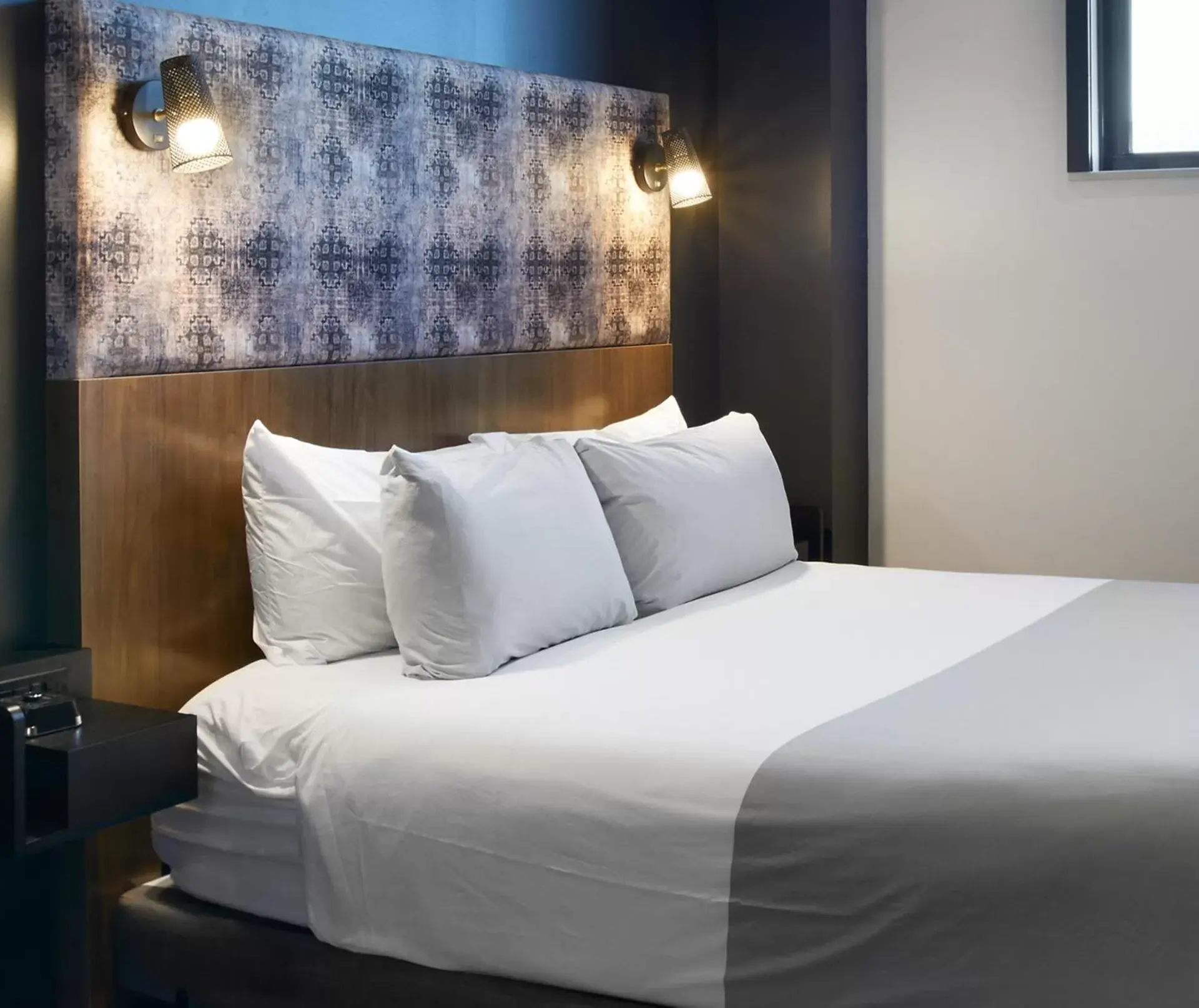 Bed in TRYP by Wyndham Pittsburgh/Lawrenceville