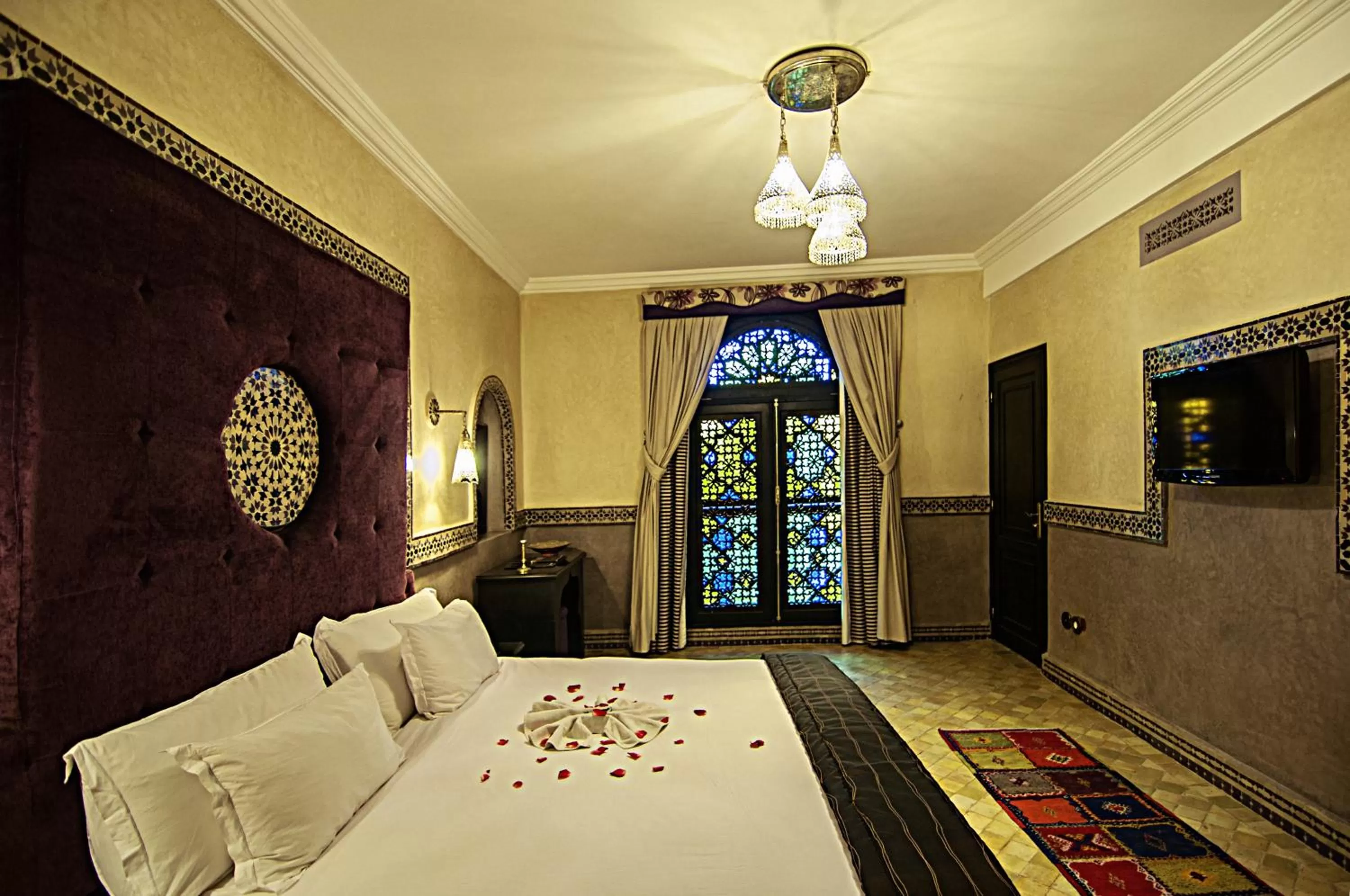 Bed in Palais Ommeyad Suites & Spa