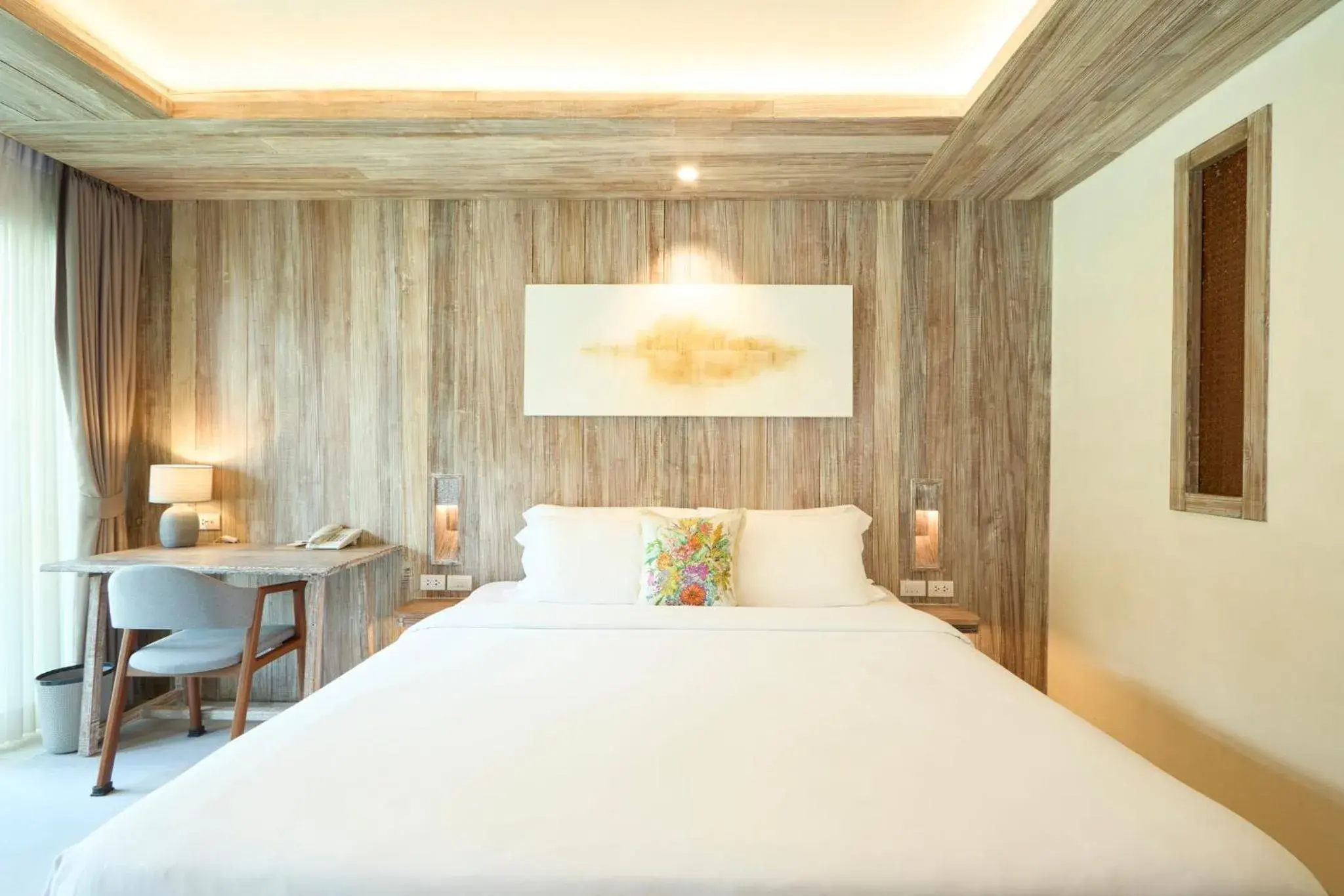 Photo of the whole room, Bed in Dinso Resort & Villas Phuket an IHG Hotel