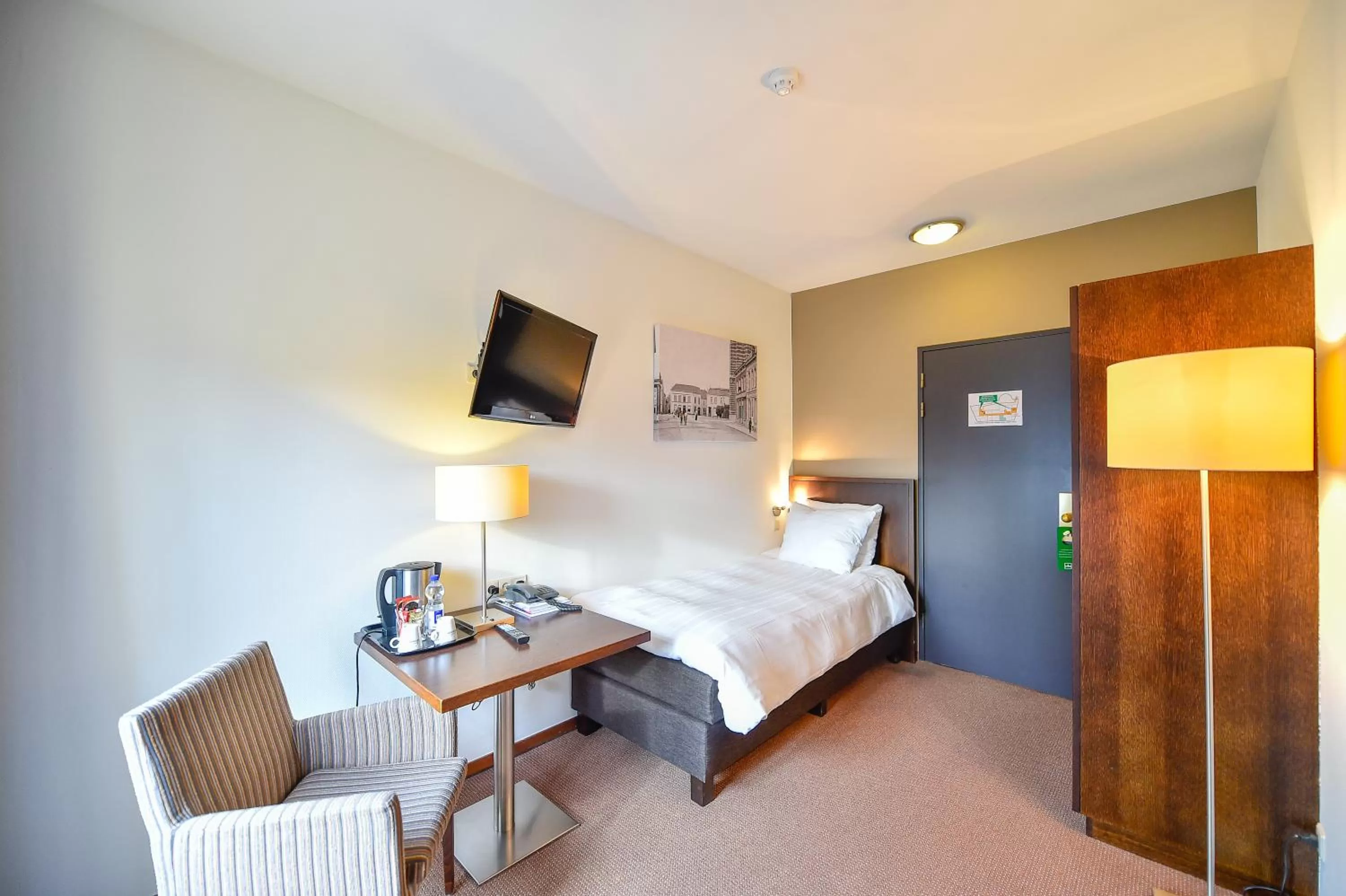 Photo of the whole room, Bed in Hotel Munten