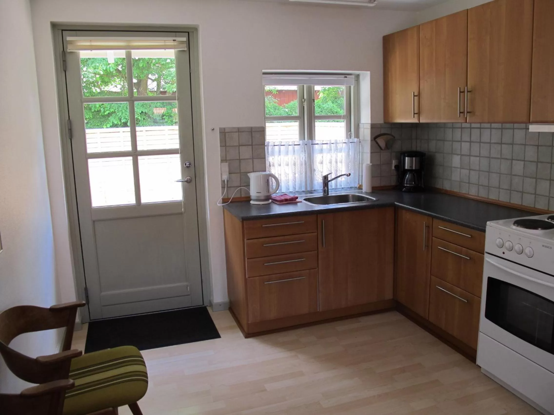 Communal kitchen in Birkende Bed and Breakfast