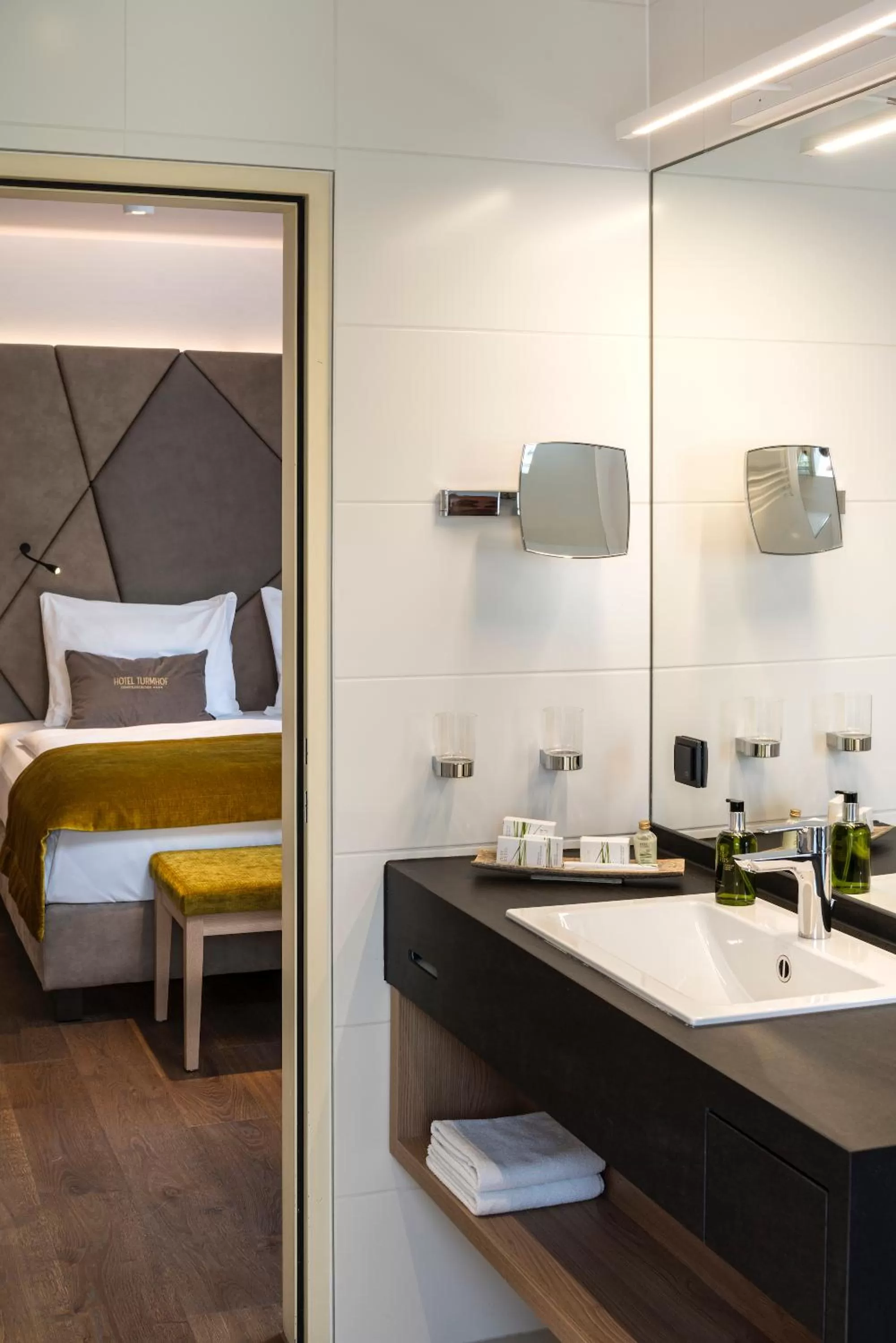 Bathroom, Bed in Hotel Turmhof