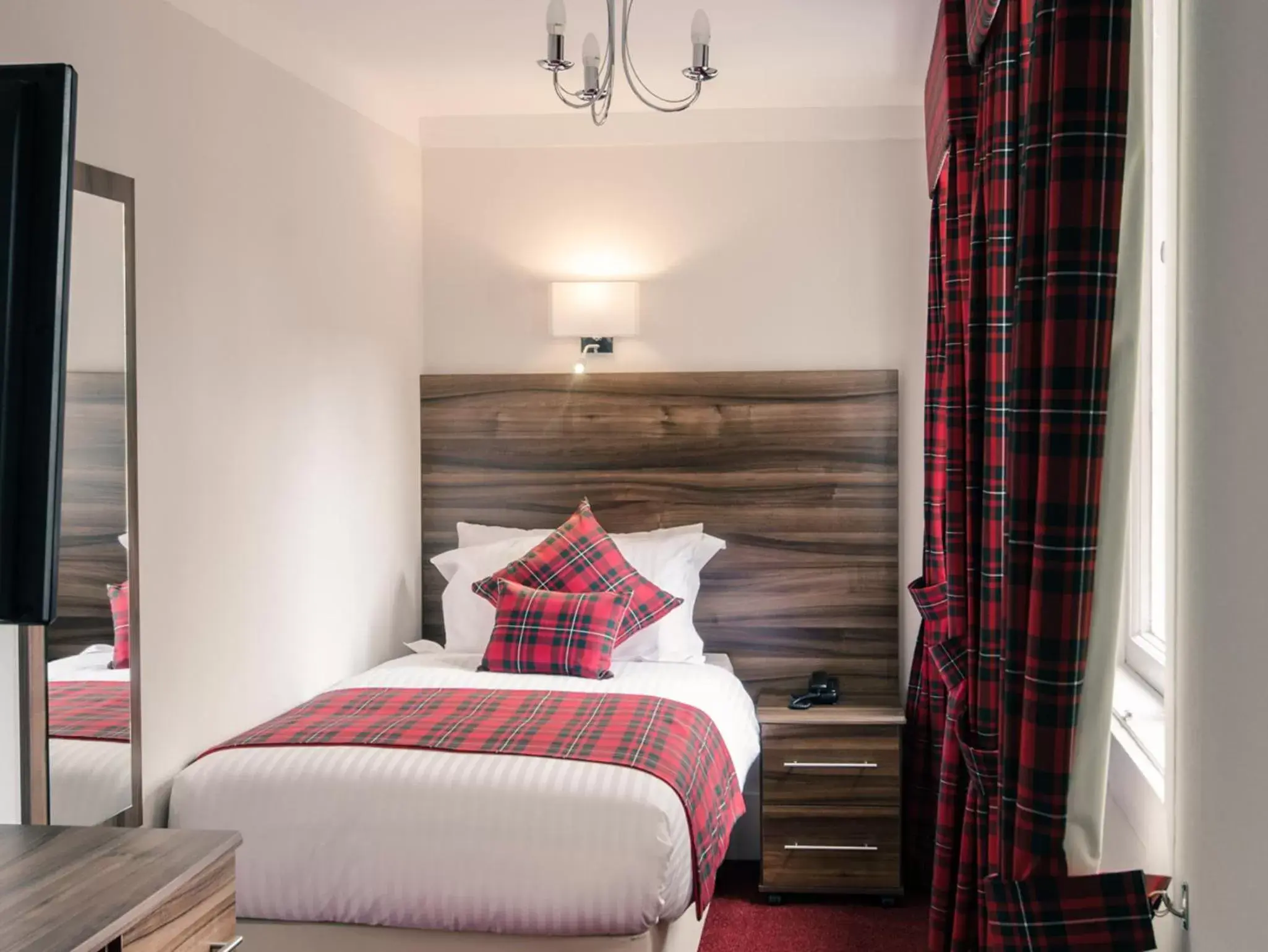 Bedroom, Bed in Argyll Western Hotel