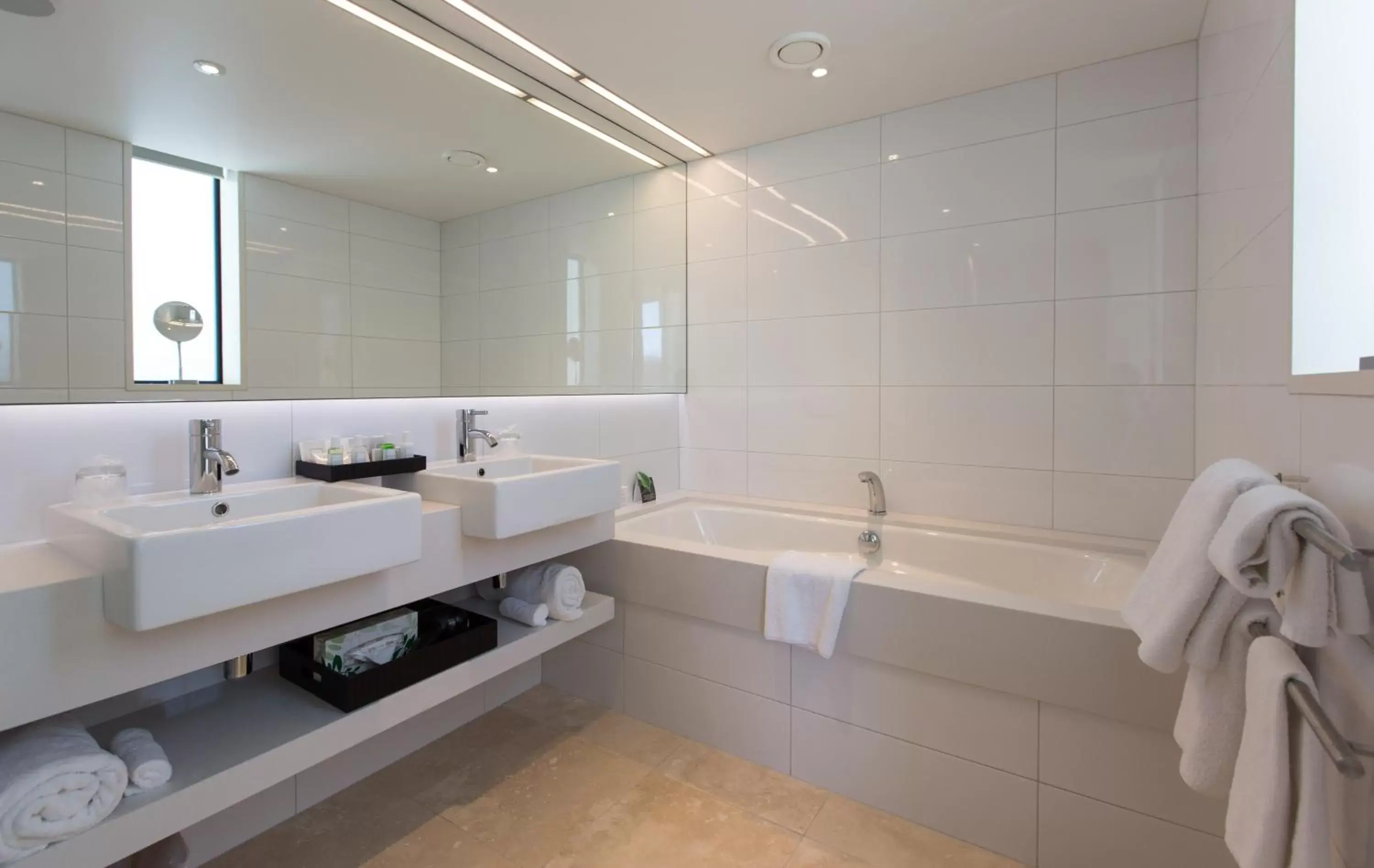 Bathroom in Commodore Airport Hotel Christchurch Bathroom in Commodore Airport Hotel Christchurch