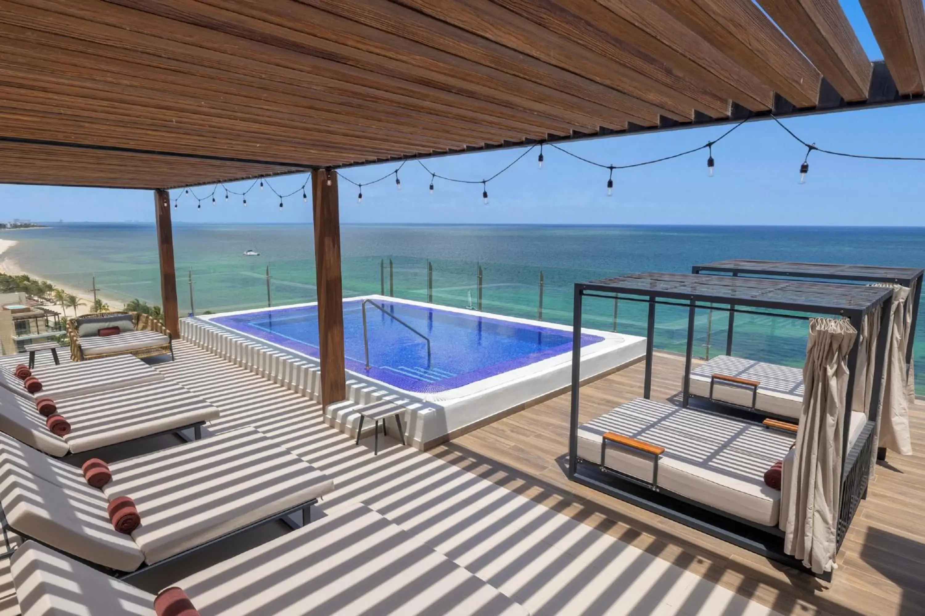 Balcony/Terrace, Swimming Pool in Royalton Splash Riviera Cancun, An Autograph Collection All-Inclusive Resort