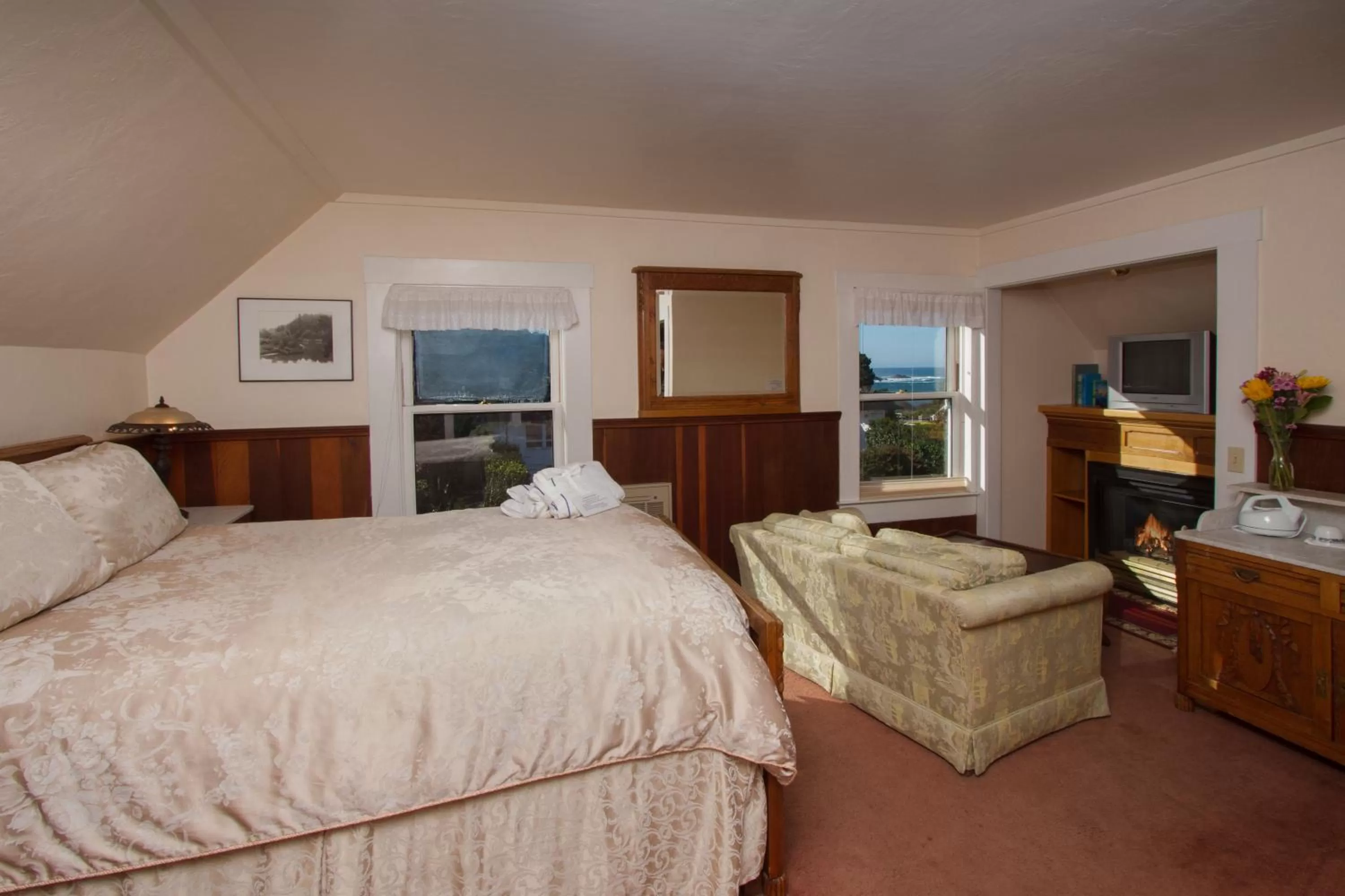 Bedroom, Bed in Sweetwater Inn and Spa