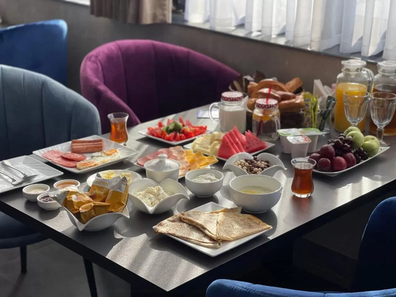 Food and drinks in Samarqand Darvoza