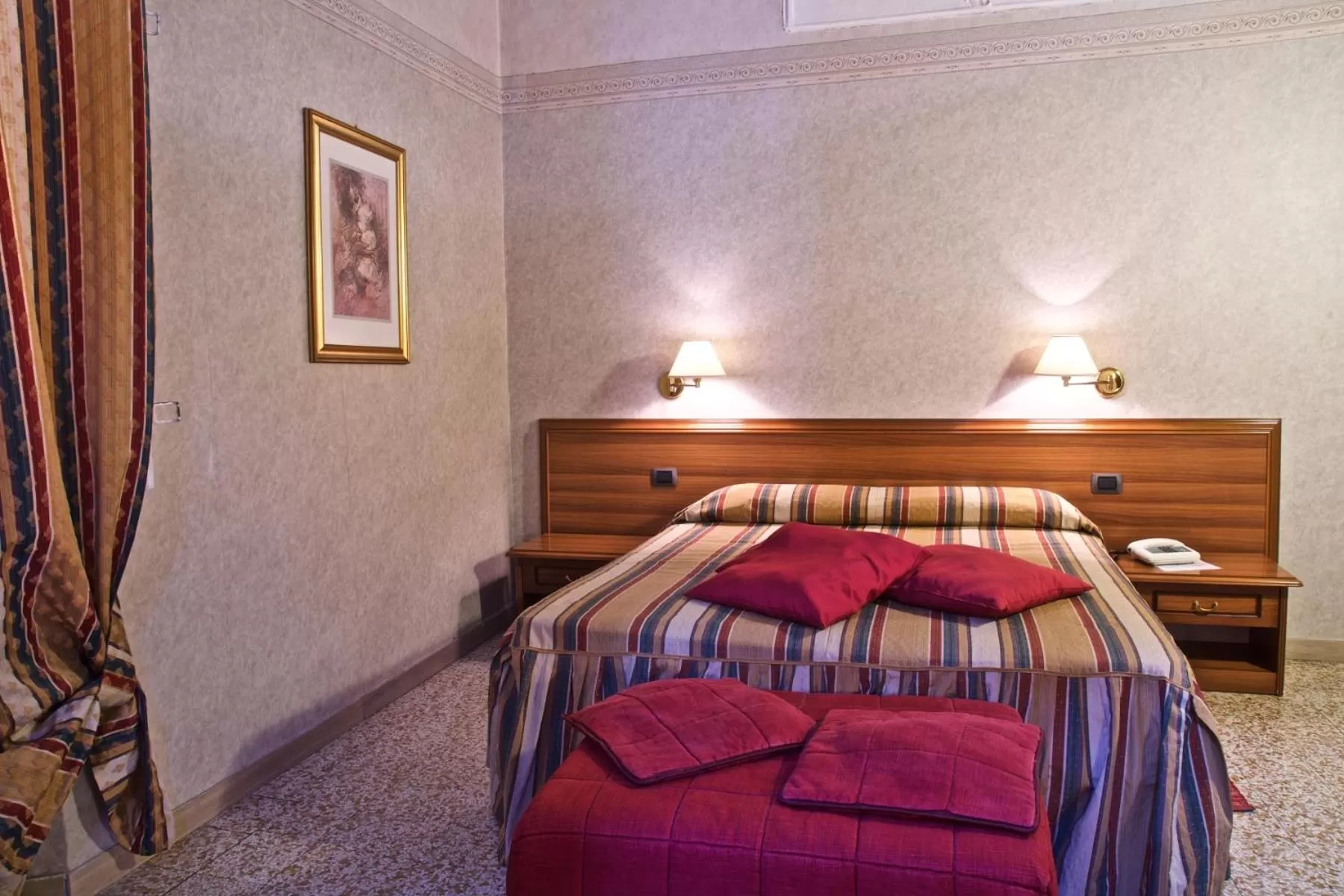 Bed in Hotel La Luna