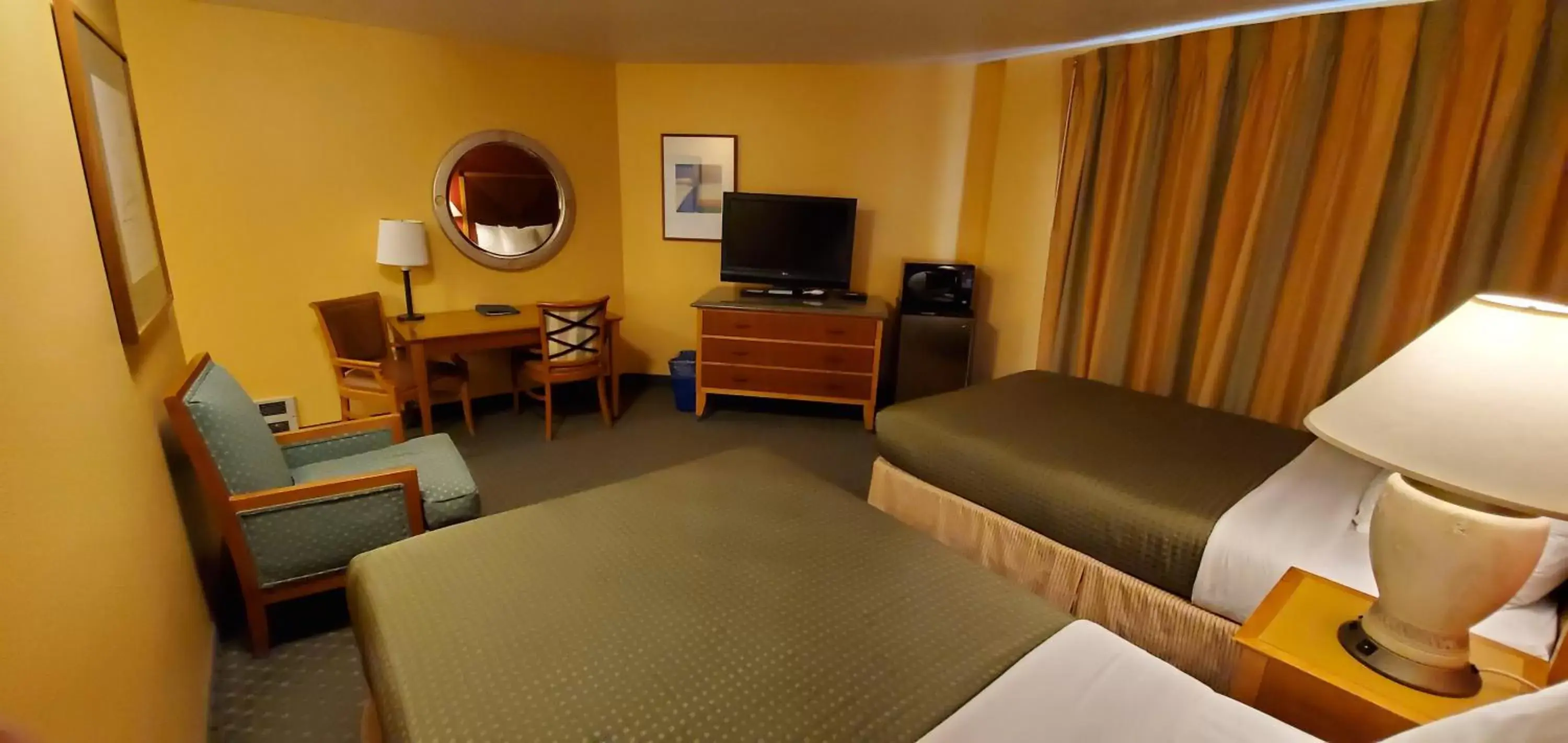 Bed in Olympic View Inn Bed in Olympic View Inn