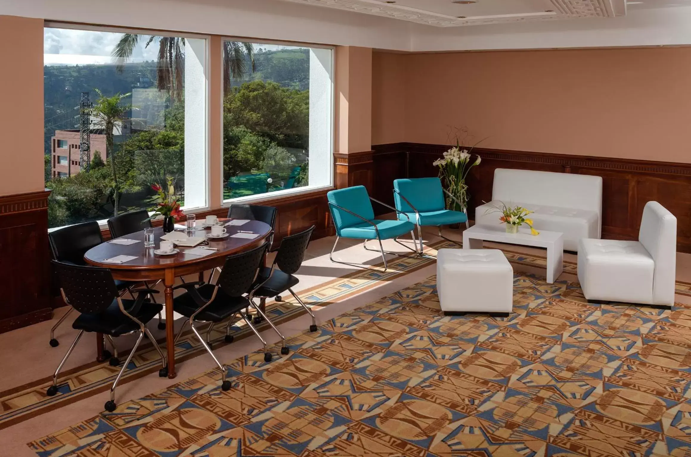 Business facilities in Hotel Quito