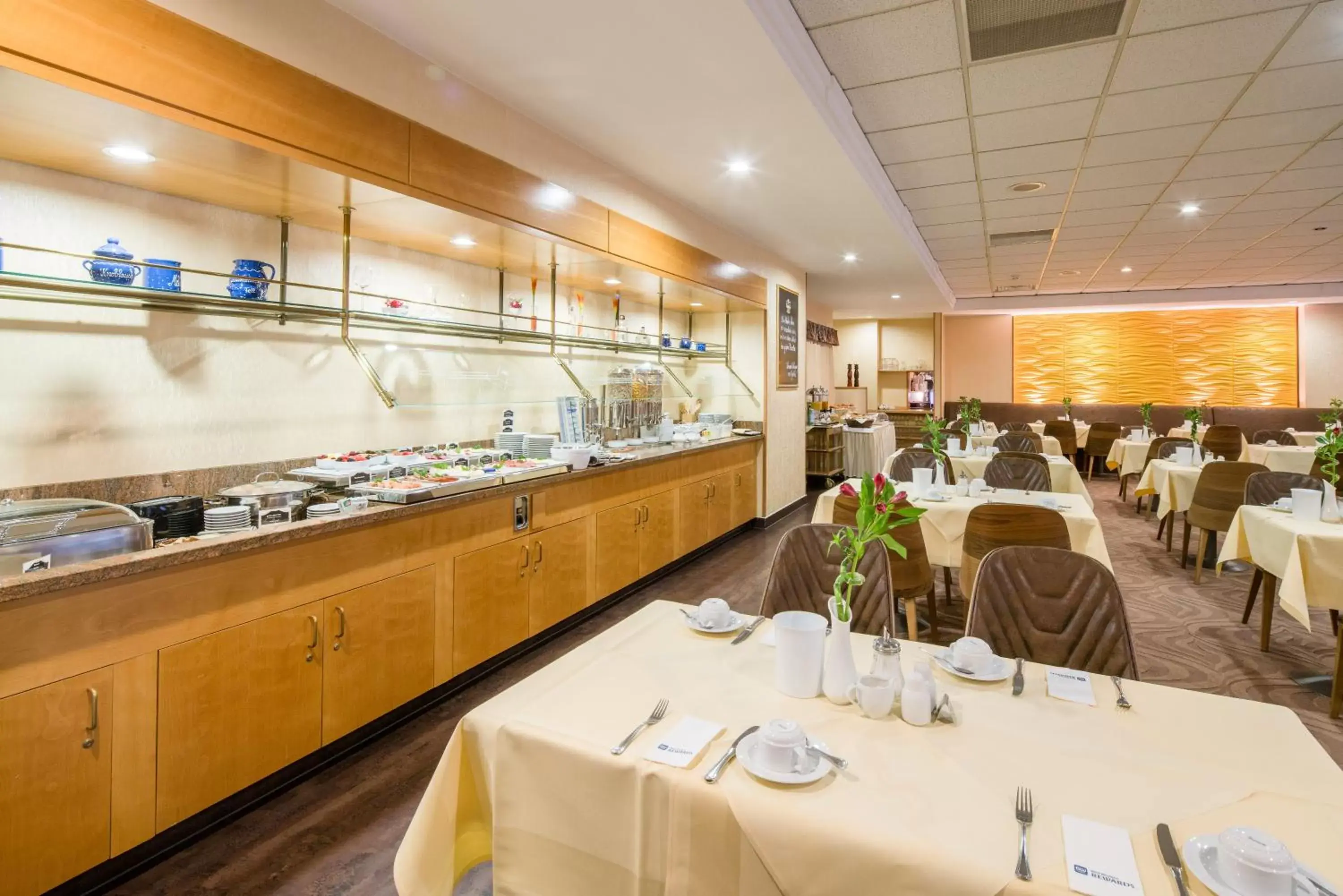 Buffet breakfast, Restaurant/Places to Eat in Best Western Hotel Jena