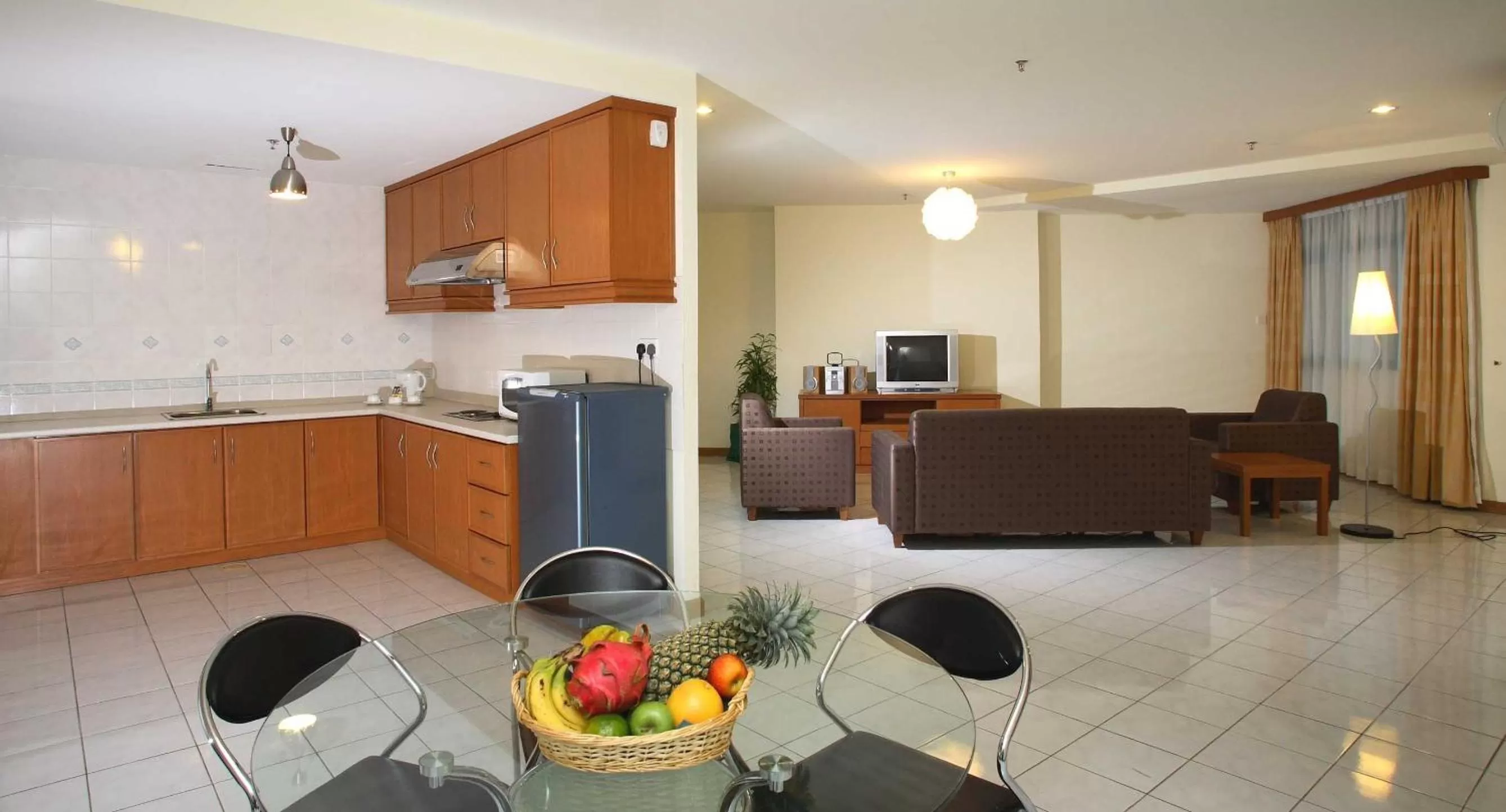 Kitchen or kitchenette in Imperial Hotel Miri
