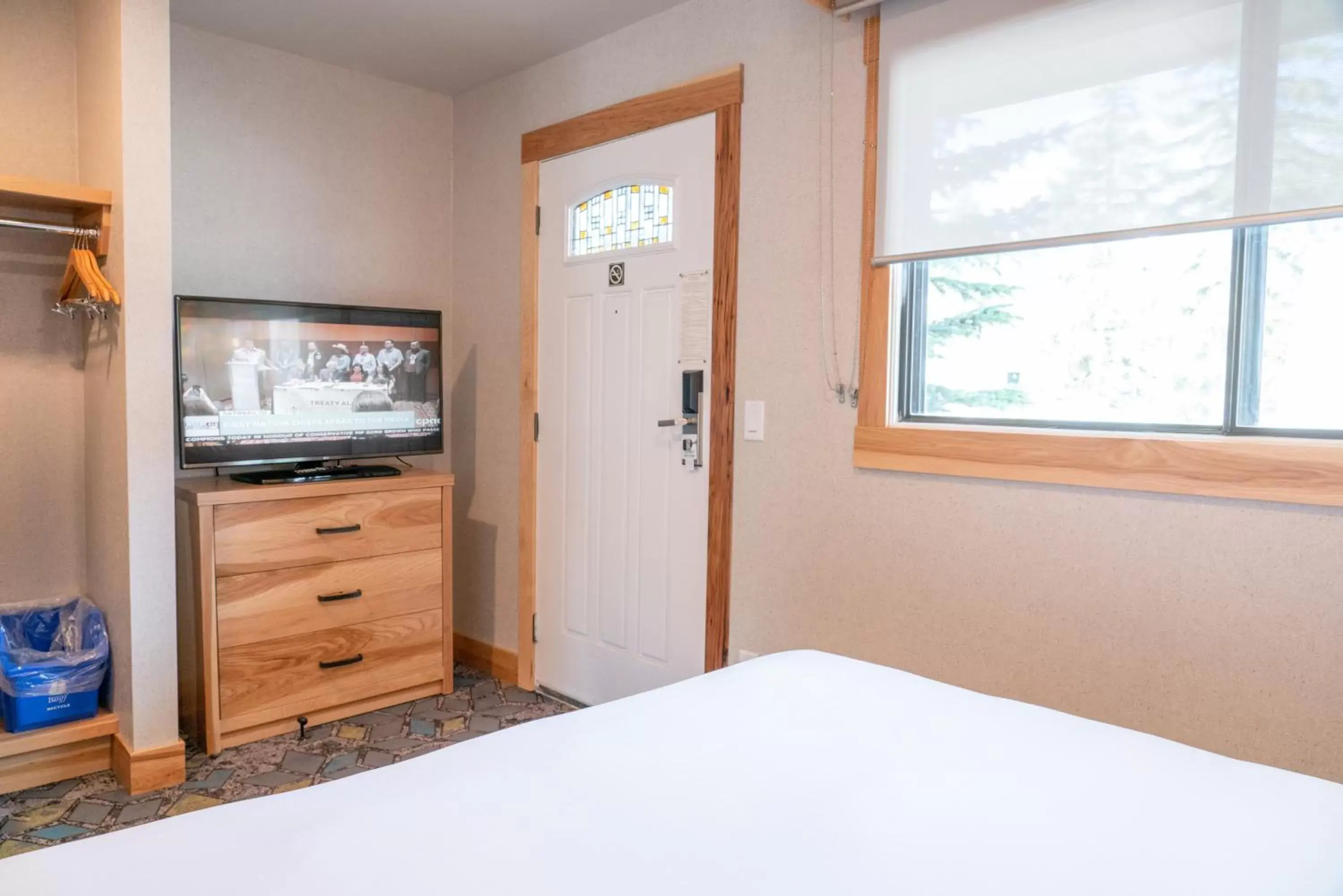 TV and multimedia, Bed in Tunnel Mountain Resort