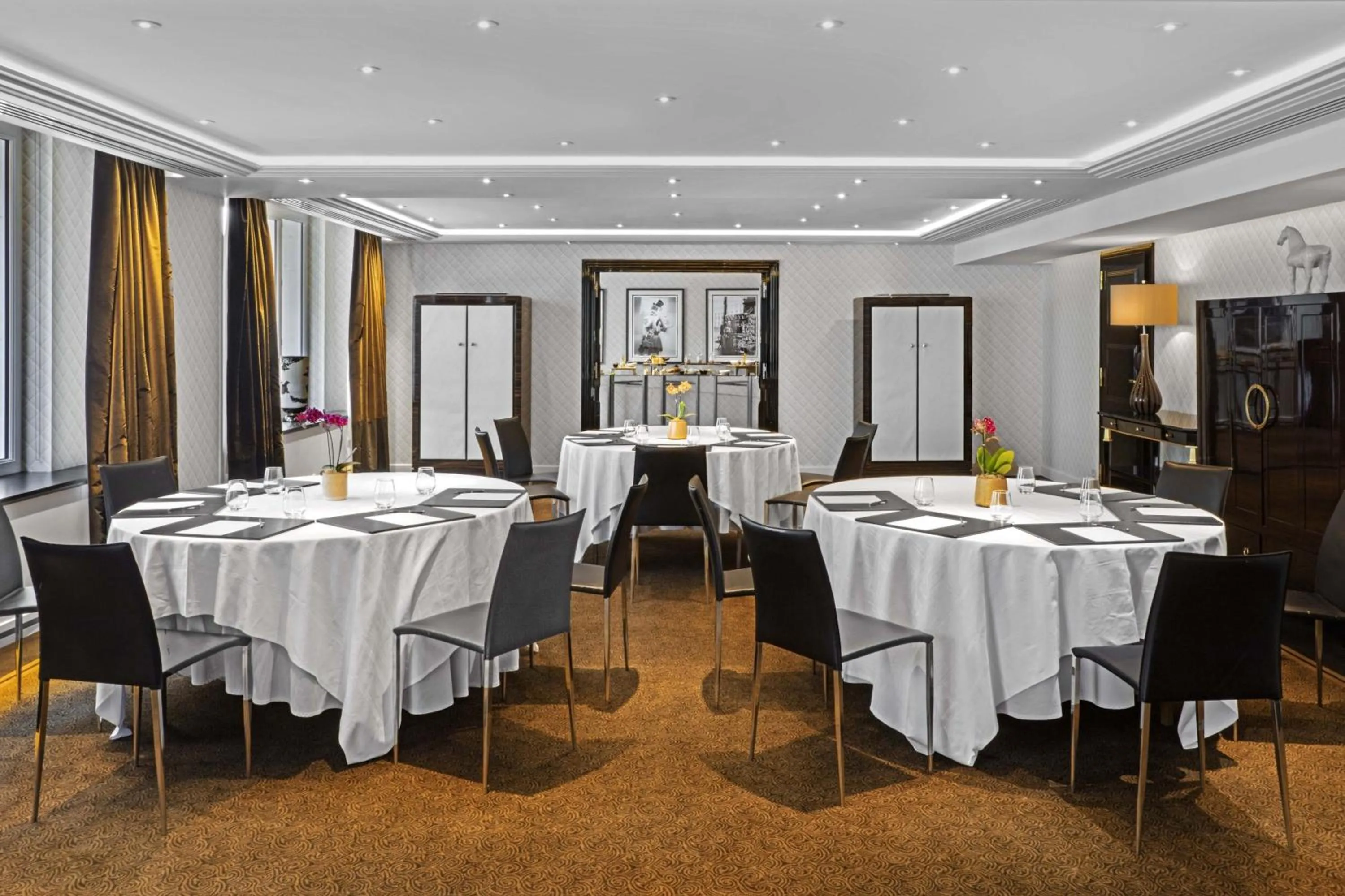 Meeting/conference room in Prince de Galles, a Luxury Collection hotel, Paris