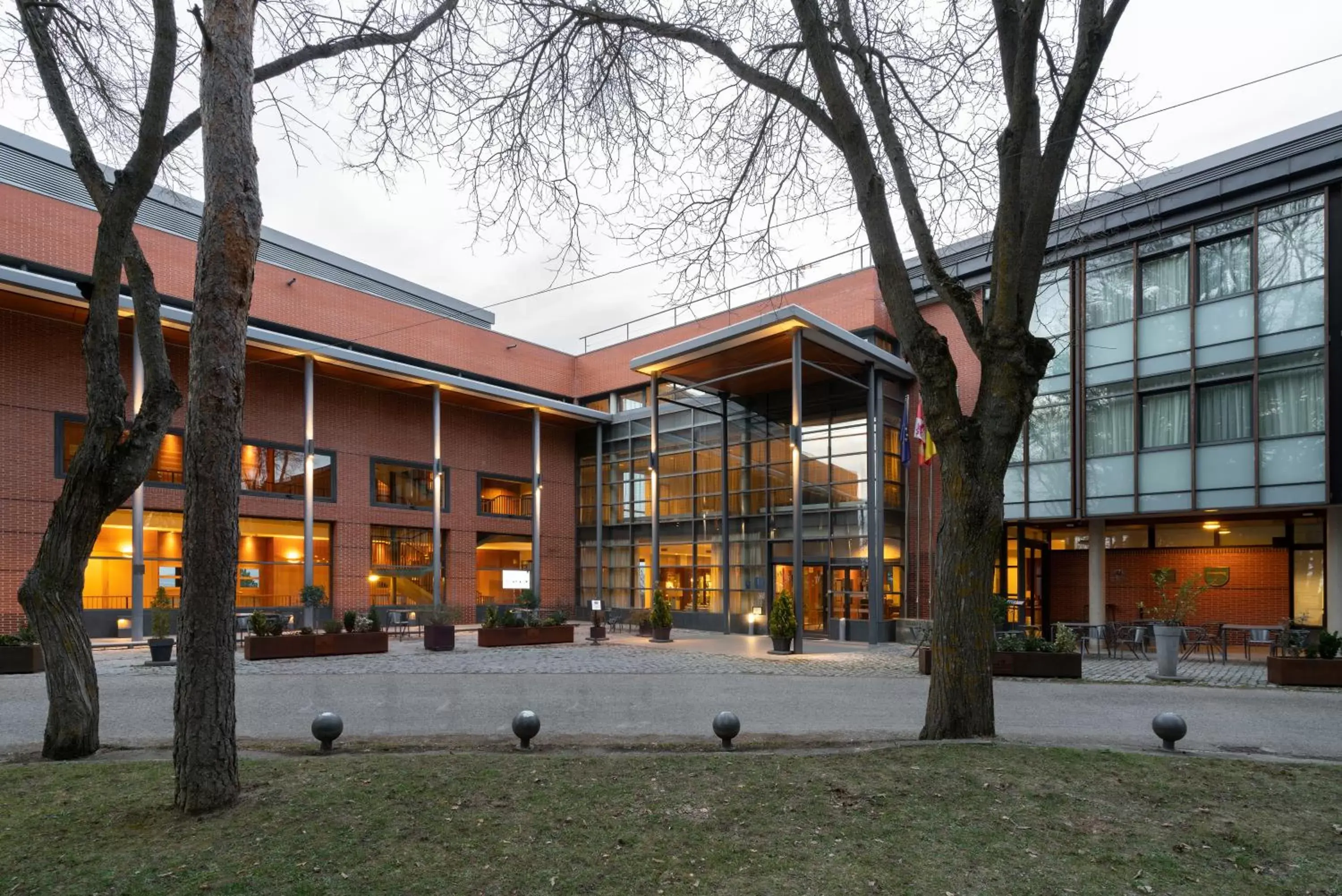 Property building in Parador de Soria Property building in Parador de Soria