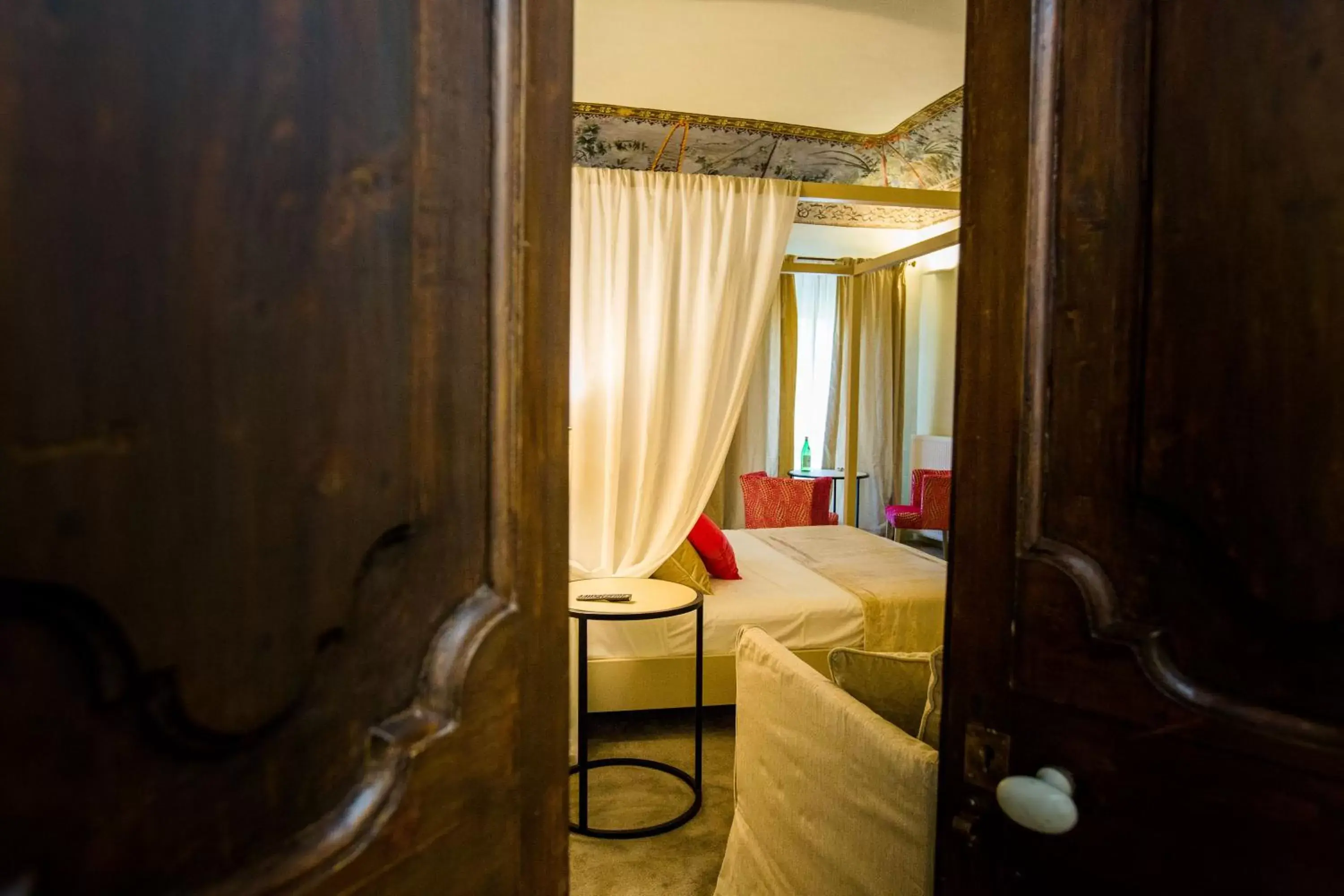 Bedroom, Bathroom in Palazzo Franceschini